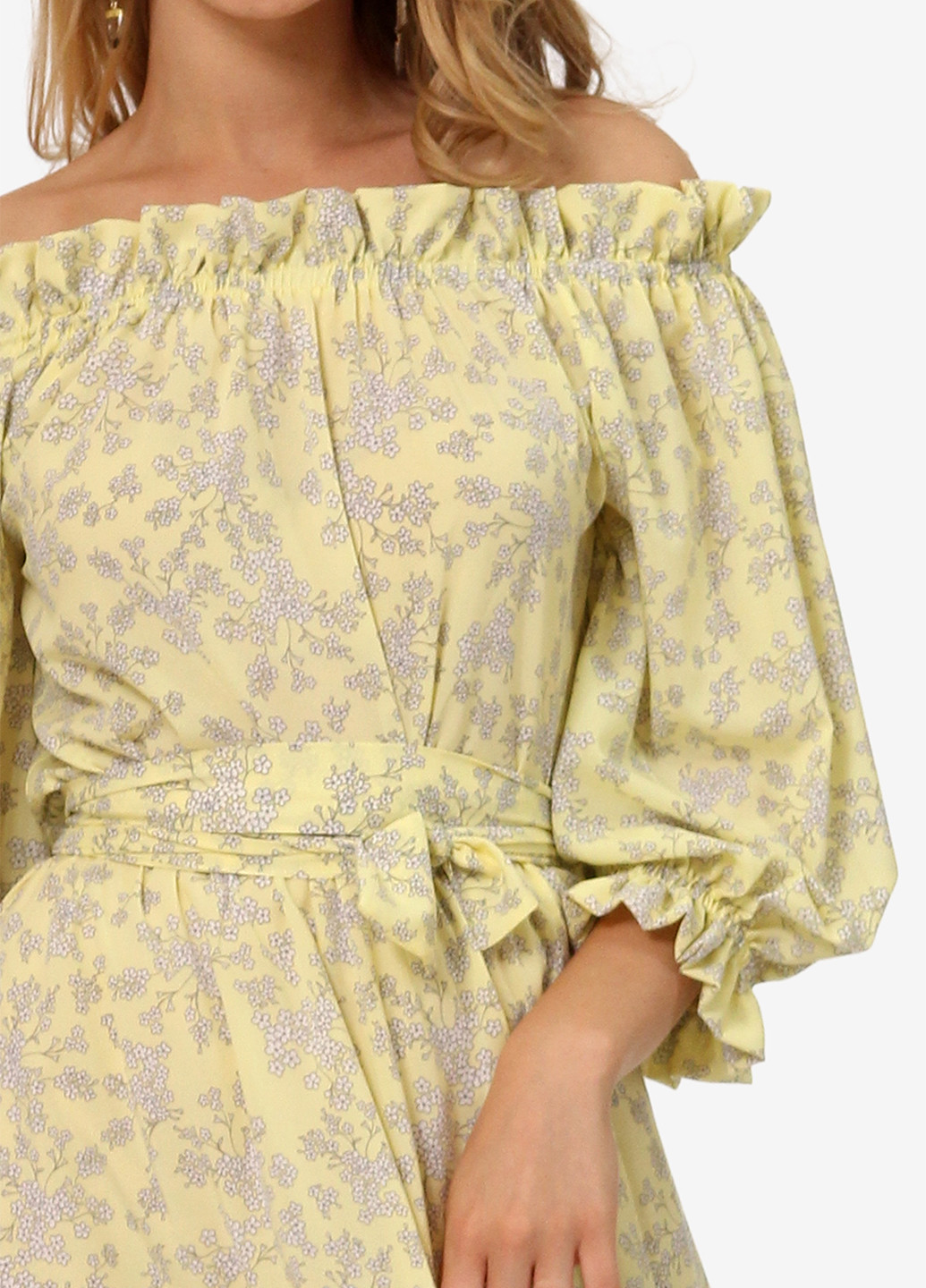 Желтое кэжуал платье клеш Lila Kass с цветочным принтом