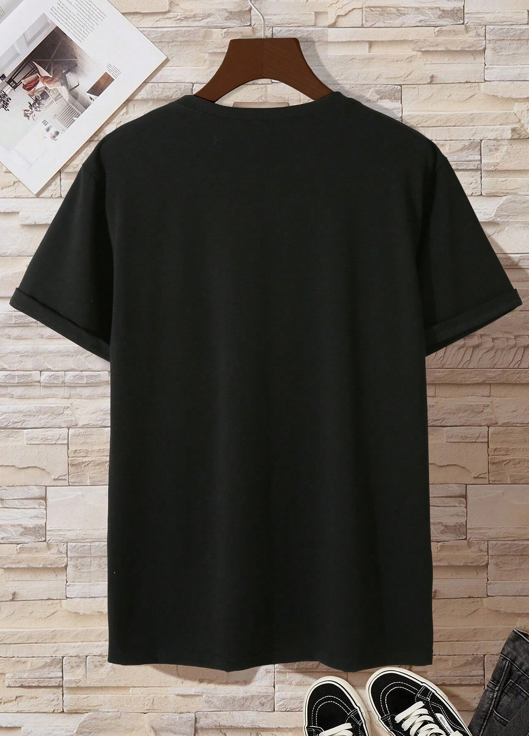 Чорна футболка SHEIN