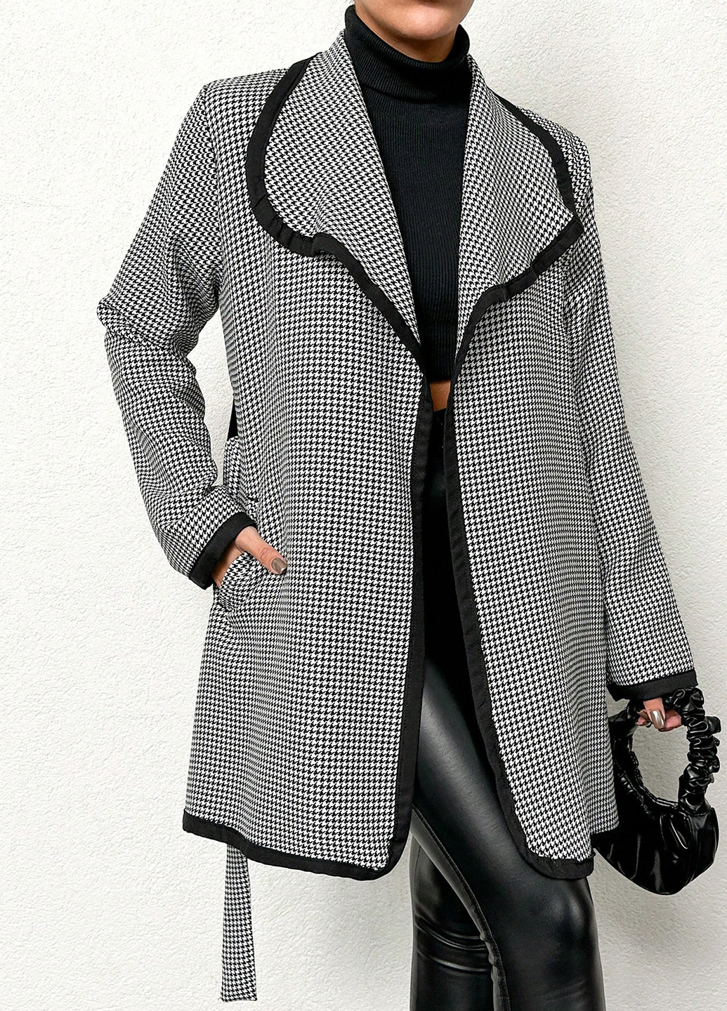 Черное демисезонное Пальто SHEIN