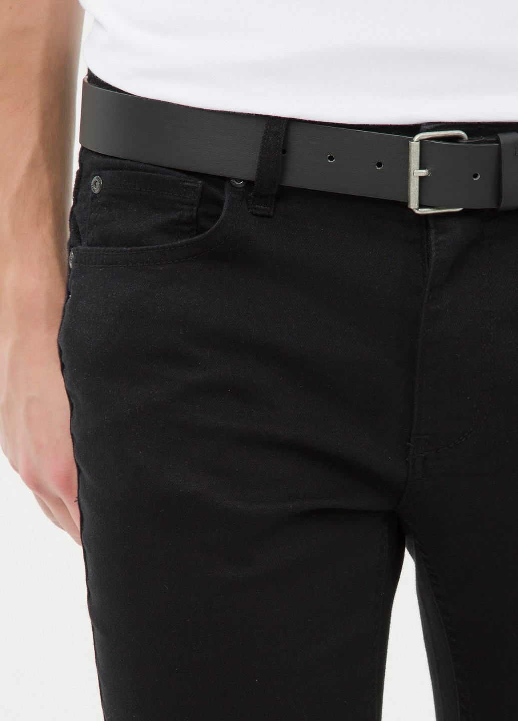 Черные джинсовые демисезонные зауженные брюки KOTON