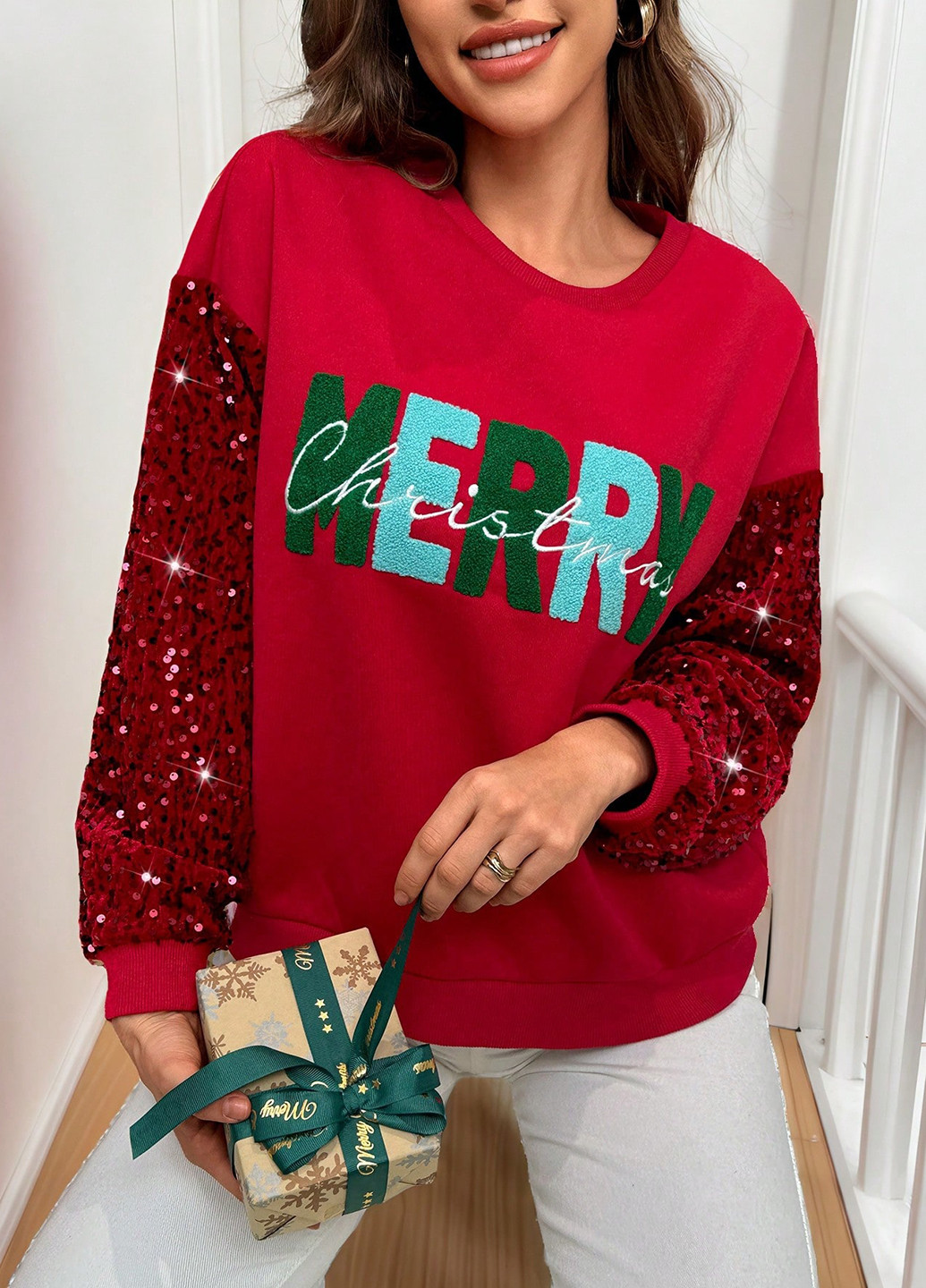 Красный свитшот SHEIN новогодний вышивка, двусторонние пайетки (340648610)