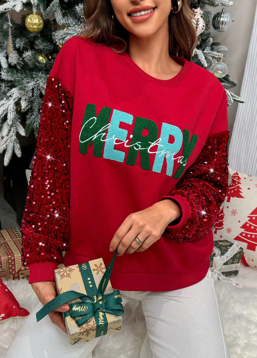 Красный свитшот SHEIN новогодний вышивка, двусторонние пайетки (340648610)