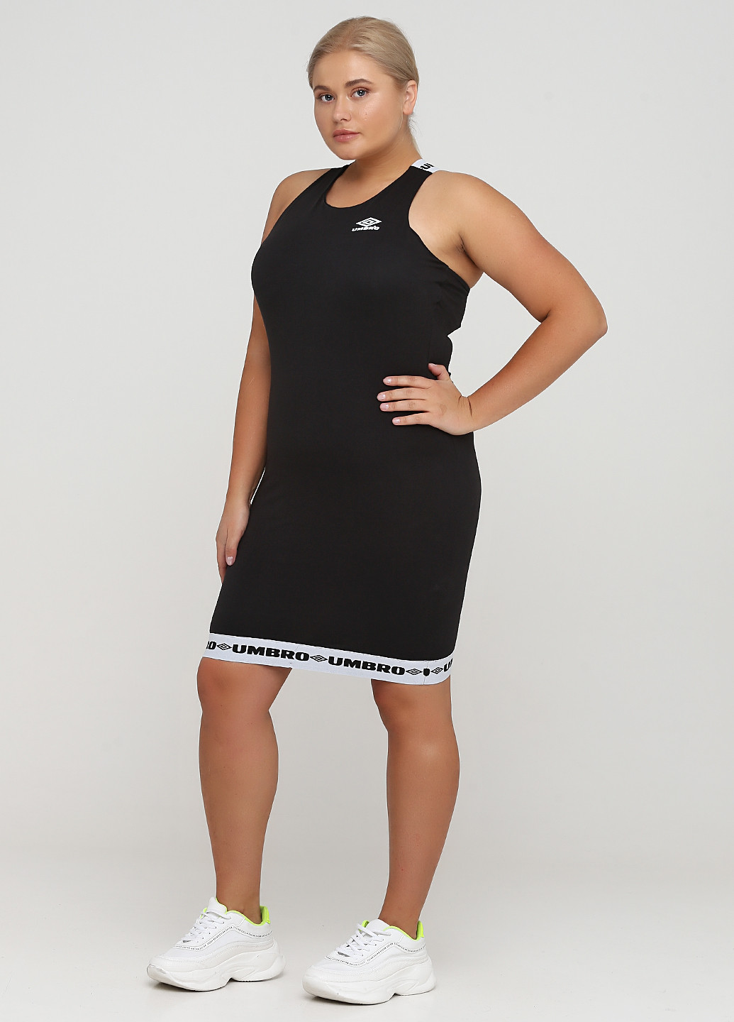 Черное спортивное платье платье-майка Umbro с логотипом