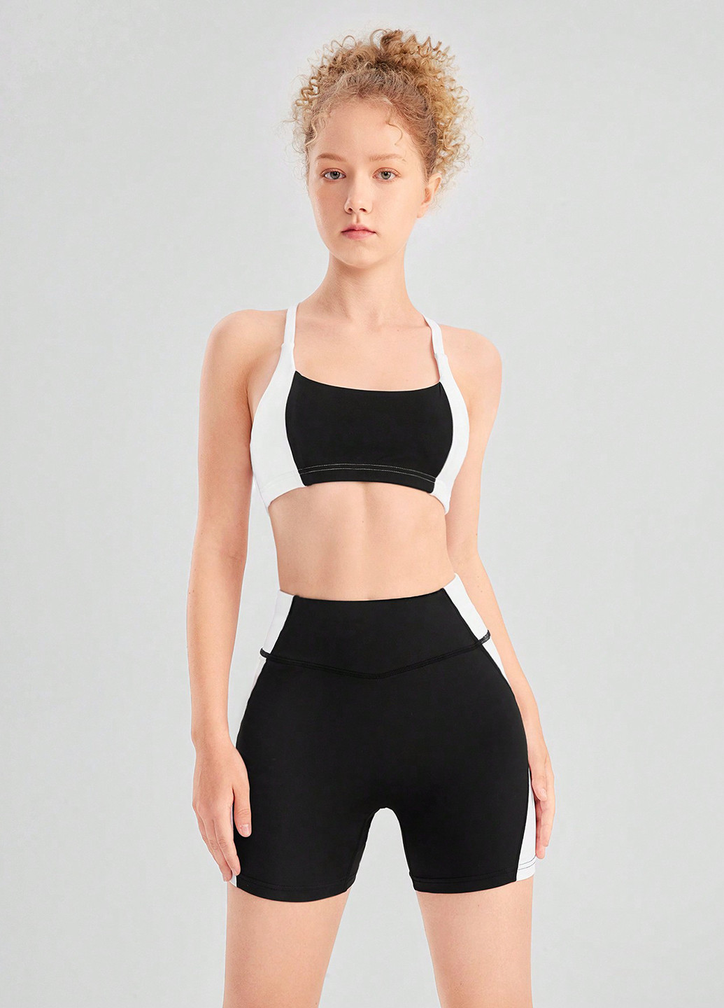 Чорно-білий літній комплект (топ, шорти) SHEIN