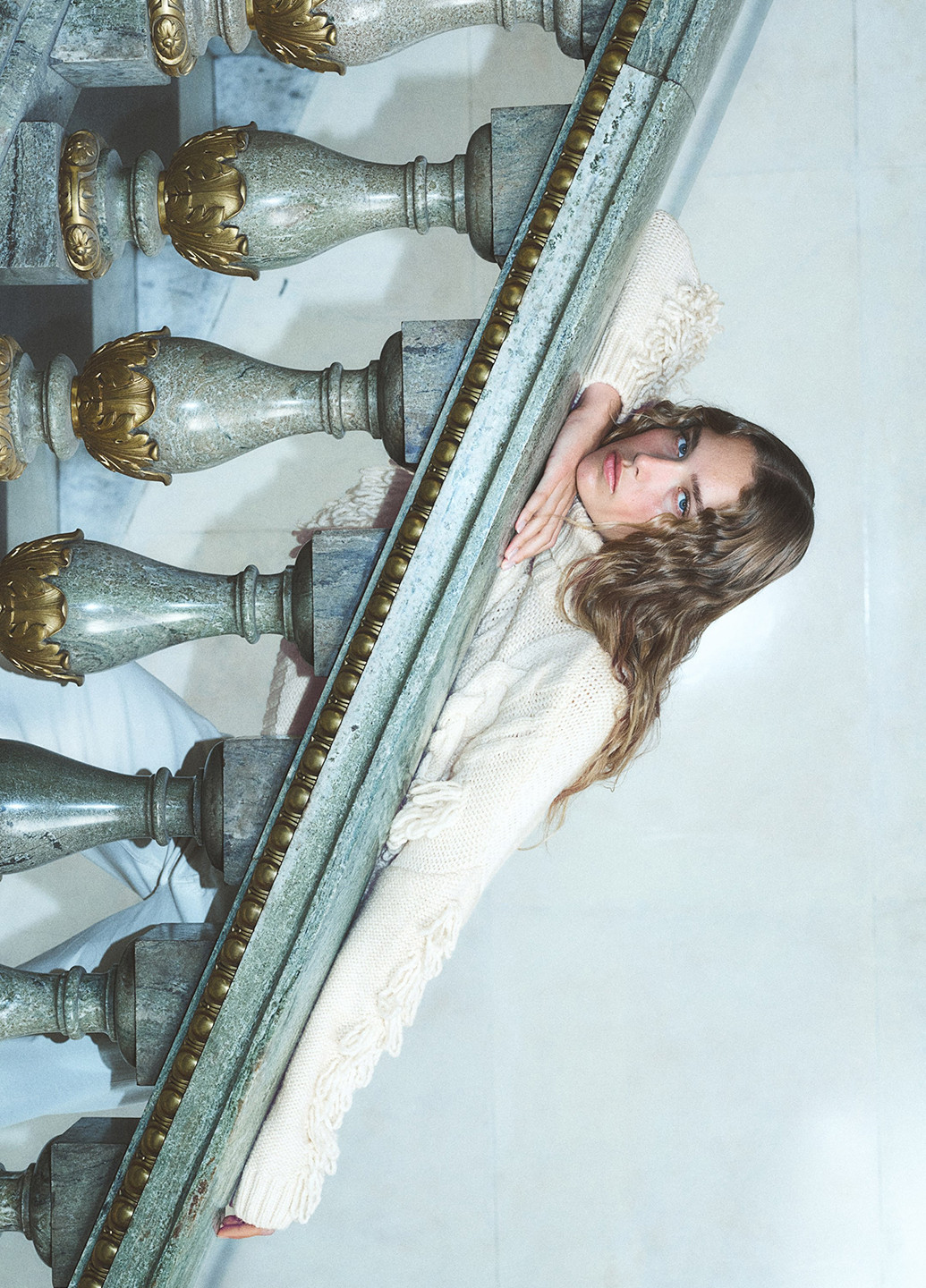 Світло-бежевий зимовий светр H&M