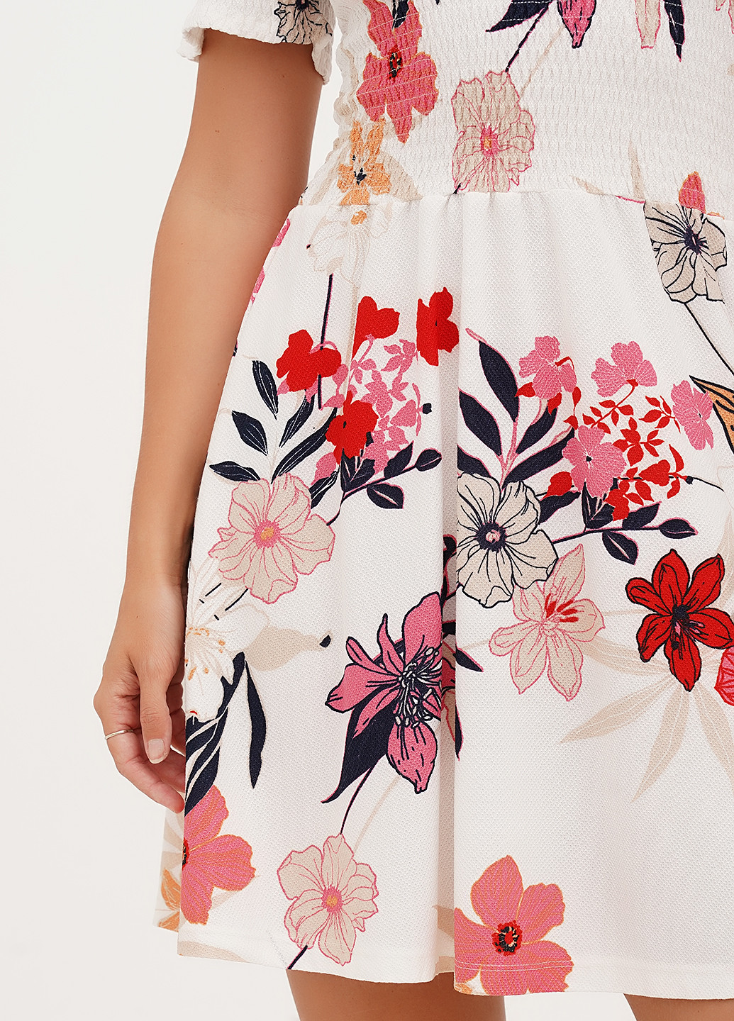 Білий кежуал сукня кльош Imperial з квітковим принтом