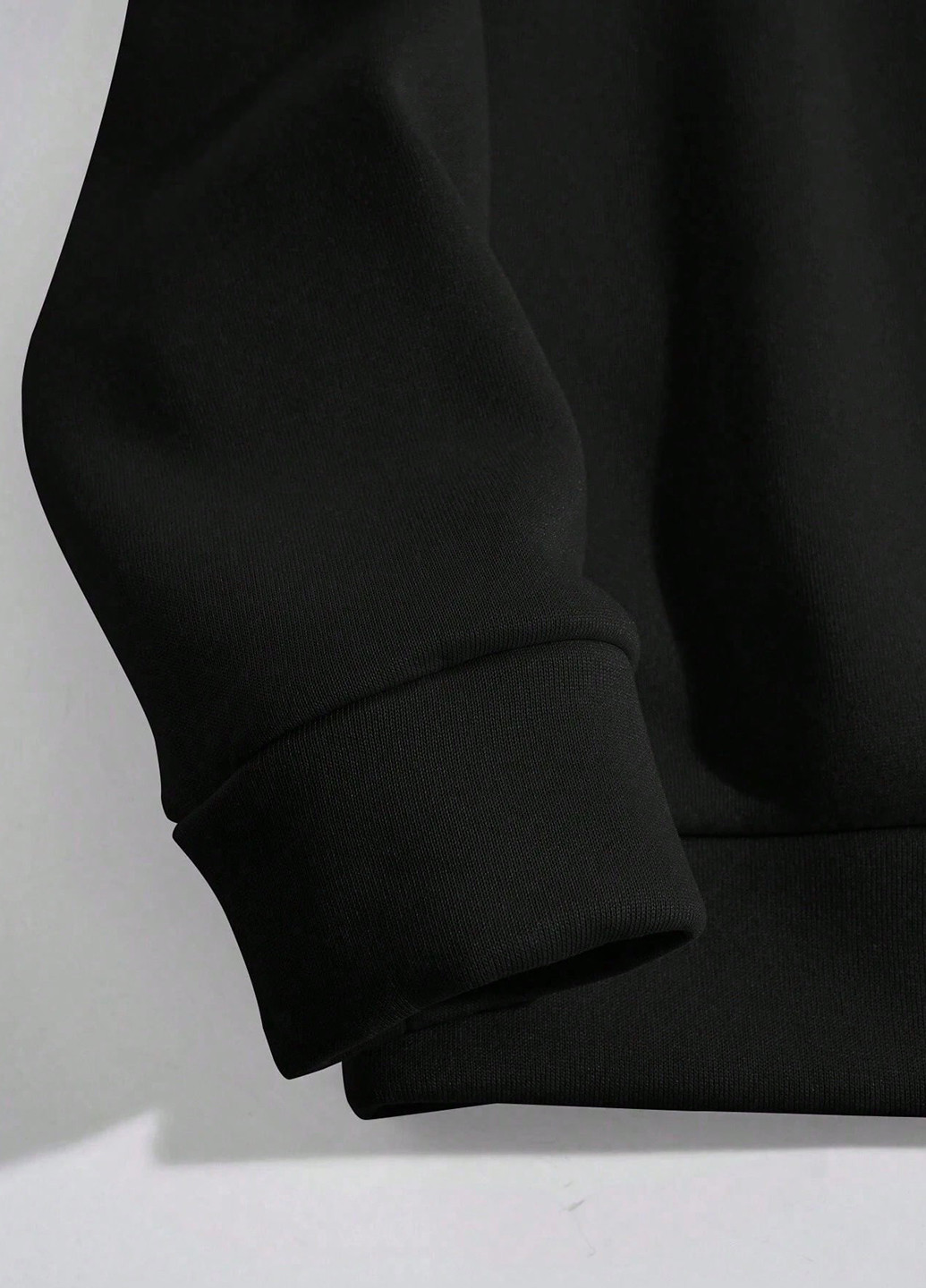 Чорний світшот SHEIN новорічний без декору (332709240)