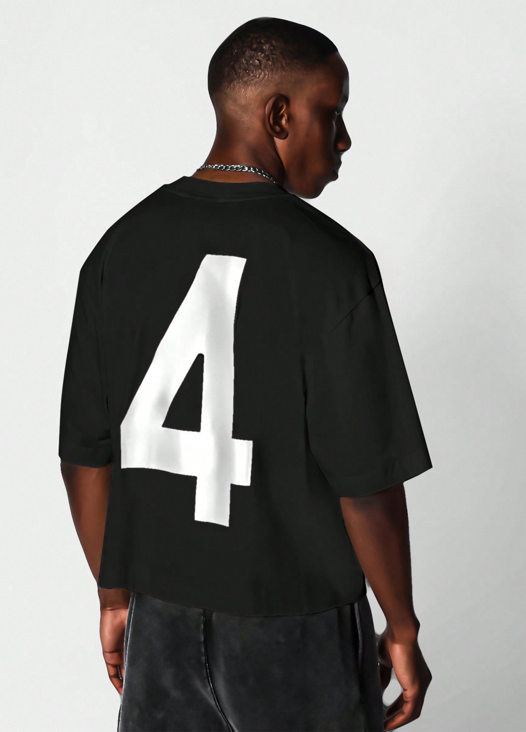 Черная футболка SHEIN