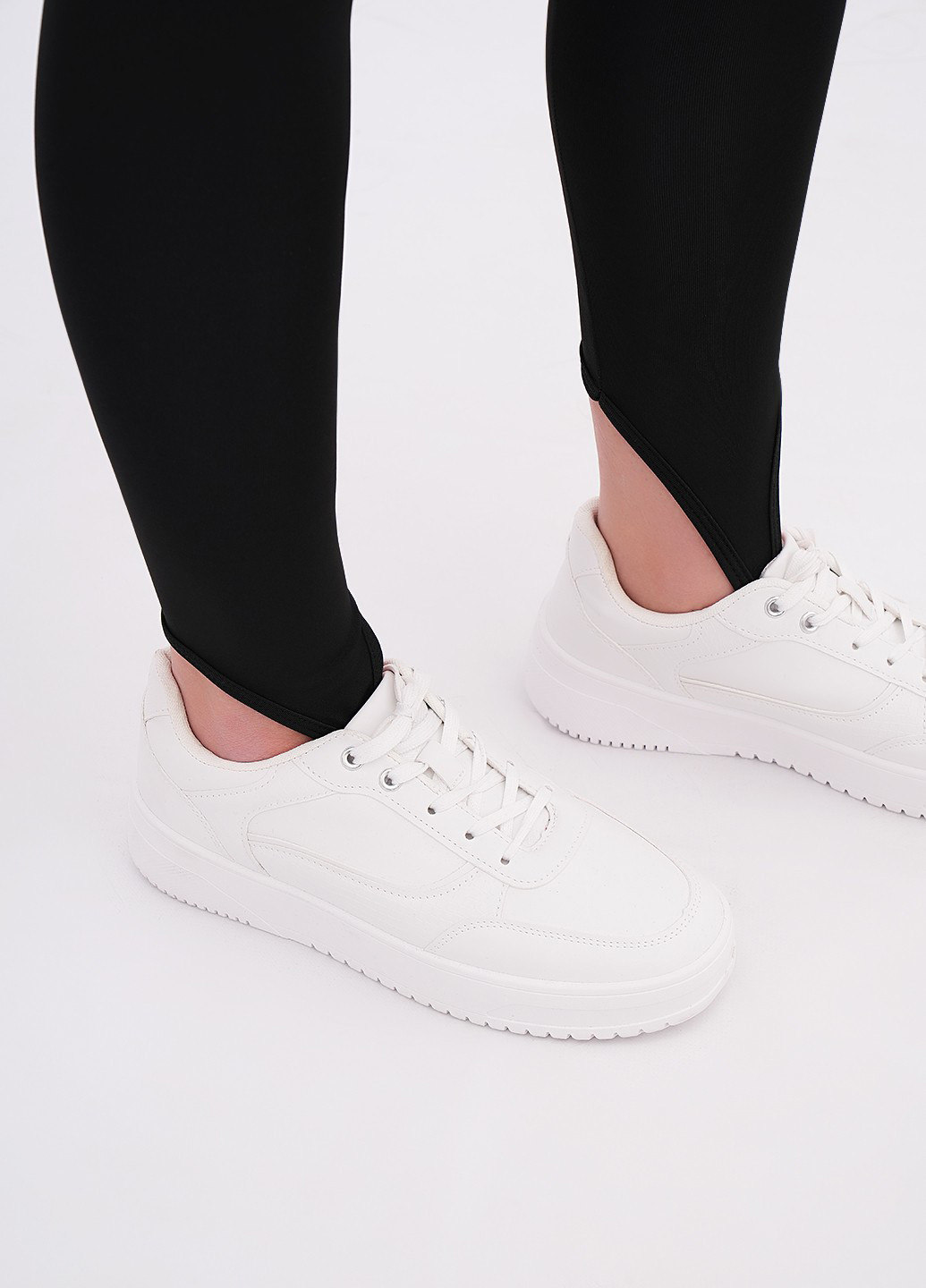 Черные демисезонные леггинсы EQUILIBRI