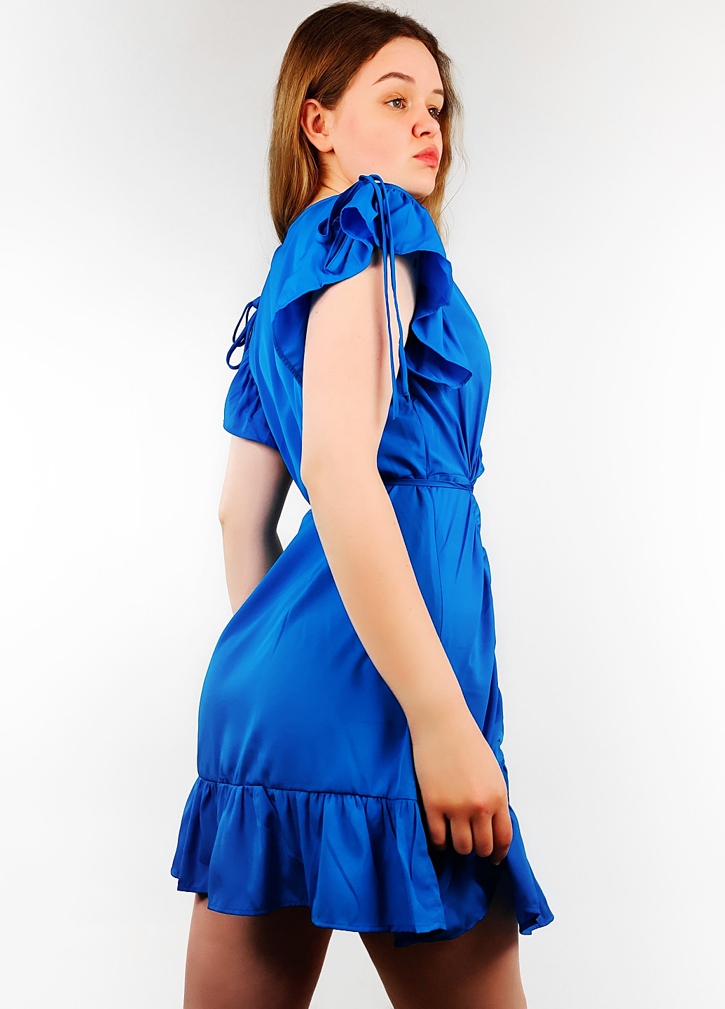 Голубое кэжуал платье на запах Boohoo однотонное