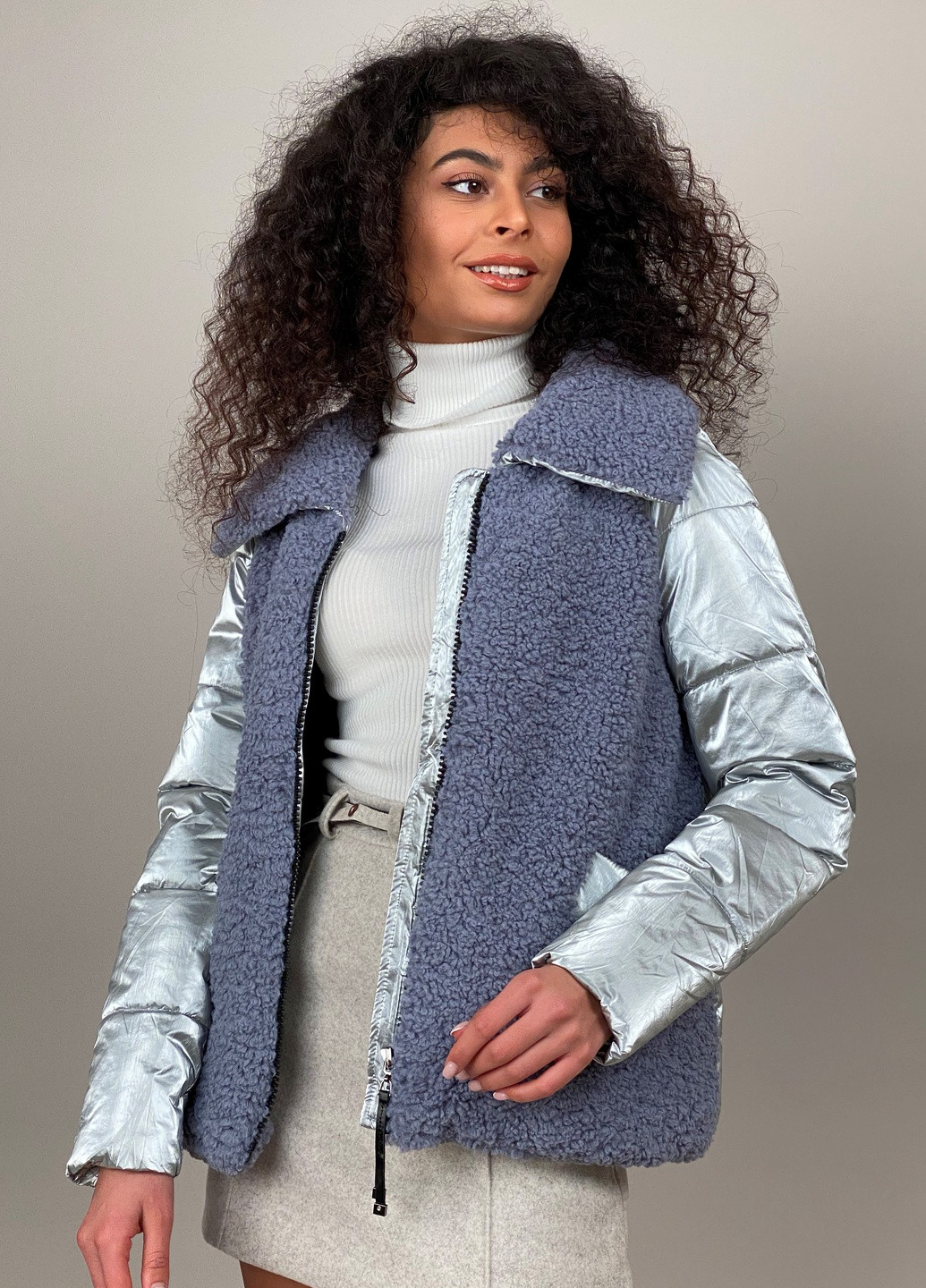 Голубая зимняя куртка с эко-мехом CHICLY