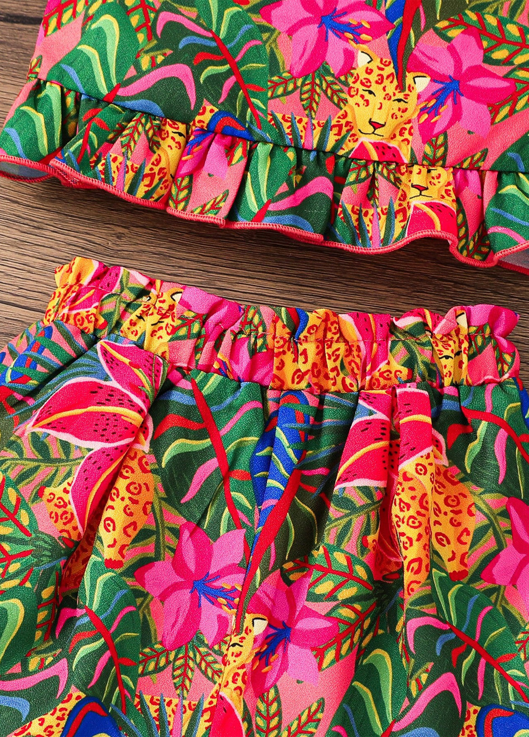 Фуксиновый летний костюм (майка, шорты) SHEIN