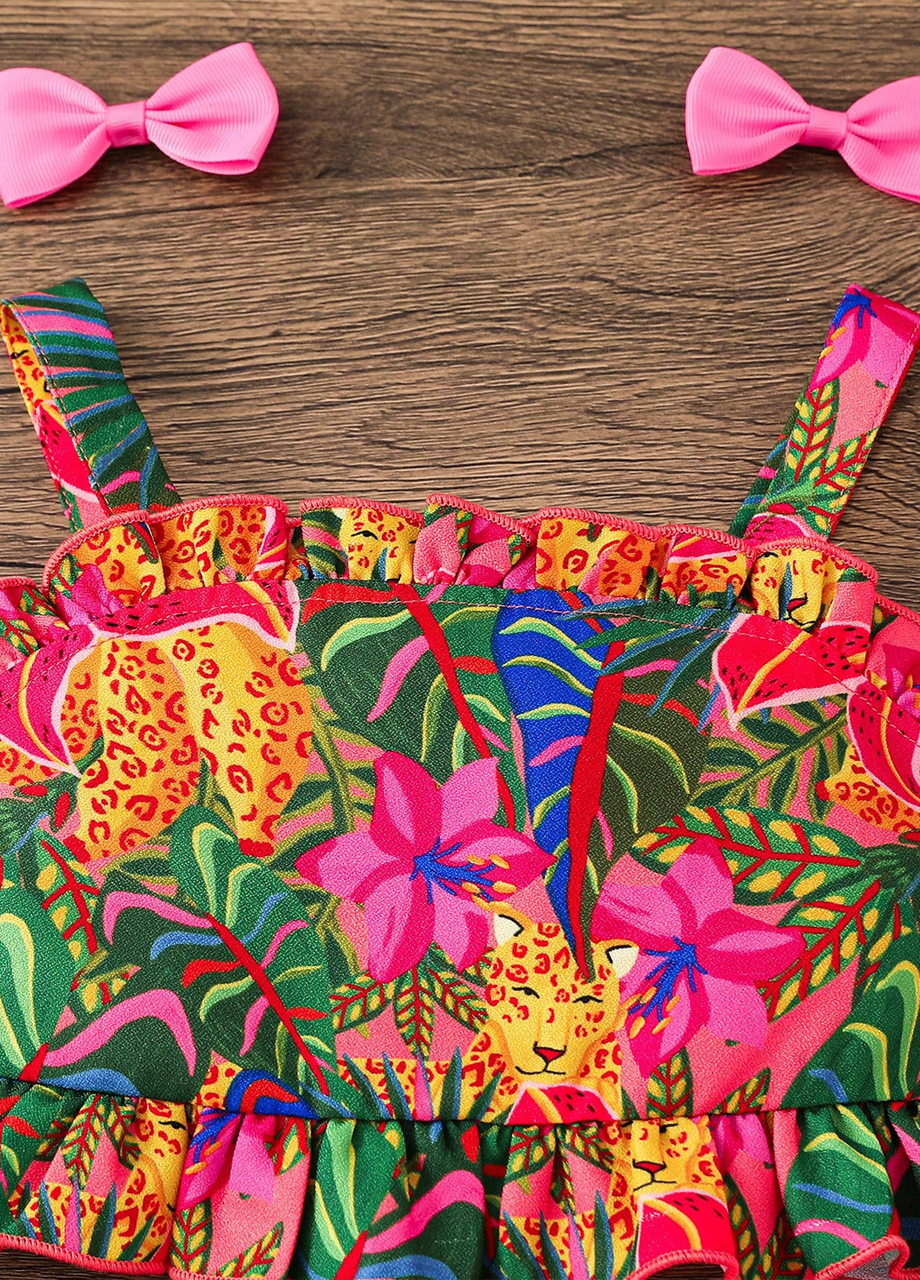 Фуксиновый летний костюм (майка, шорты) SHEIN