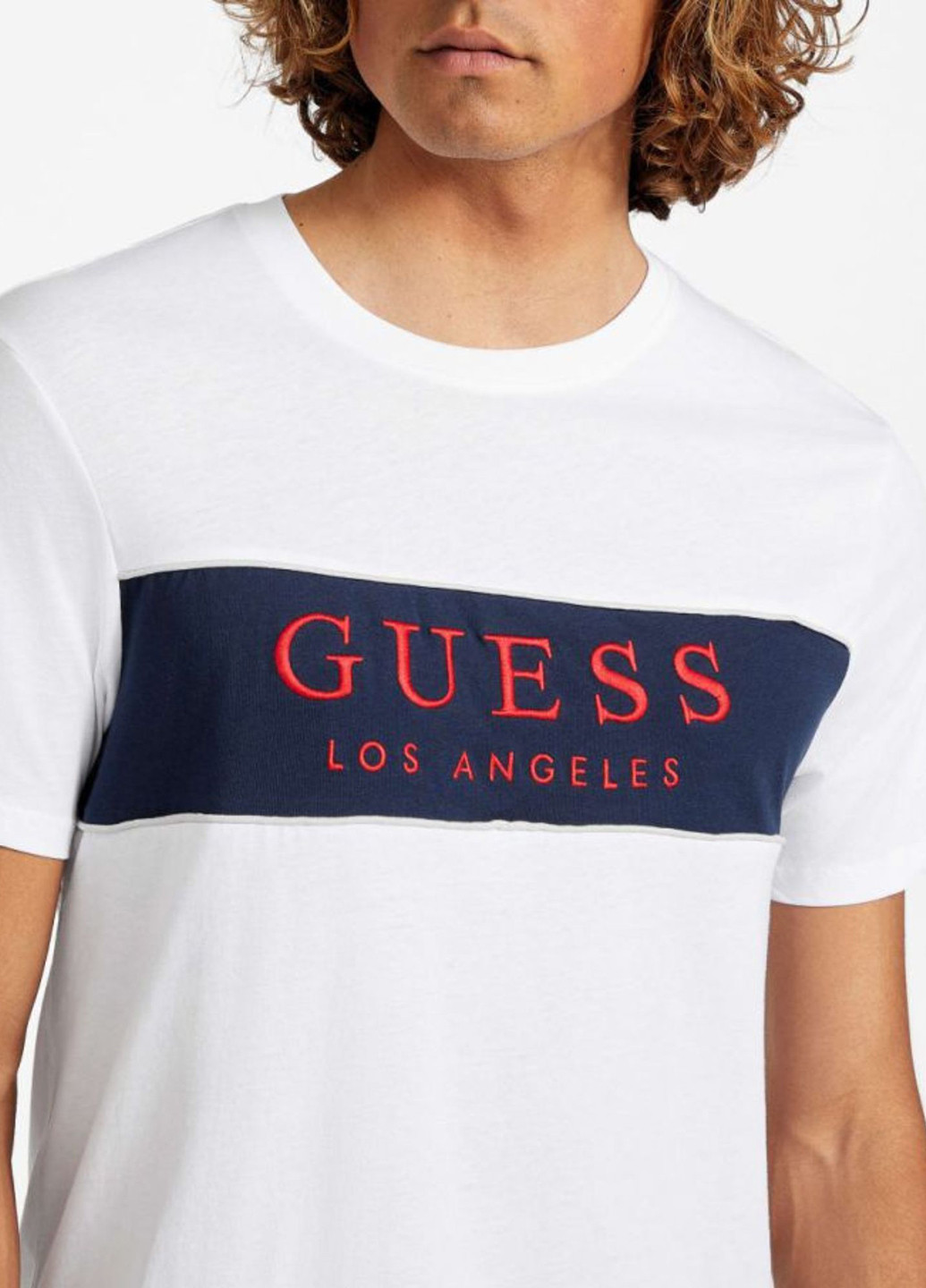Белая футболка Guess