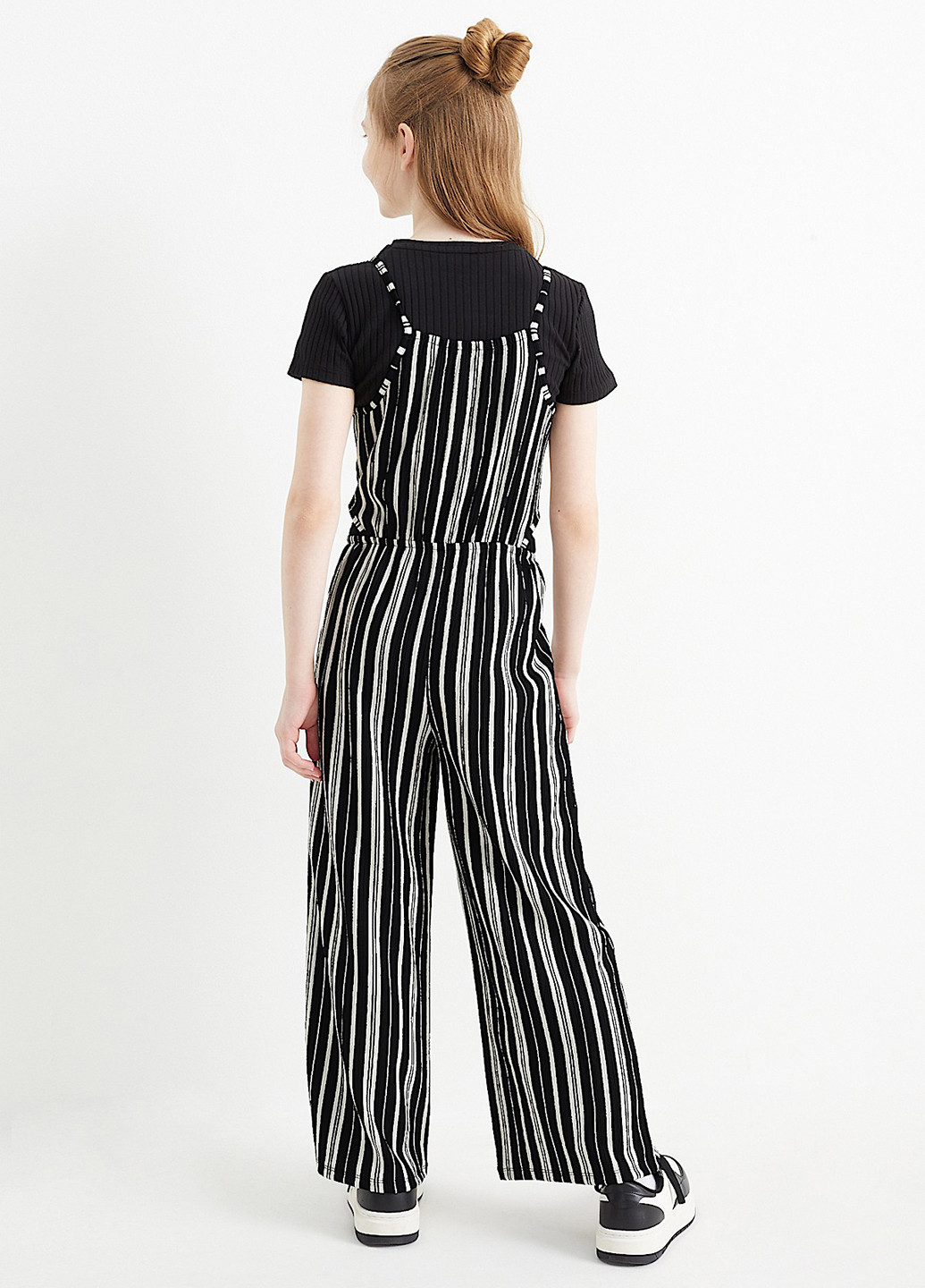 Черно-белый летний комплект (футболка, комбинезон) C&A