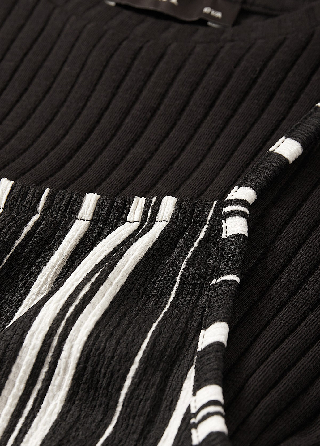 Черно-белый летний комплект (футболка, комбинезон) C&A