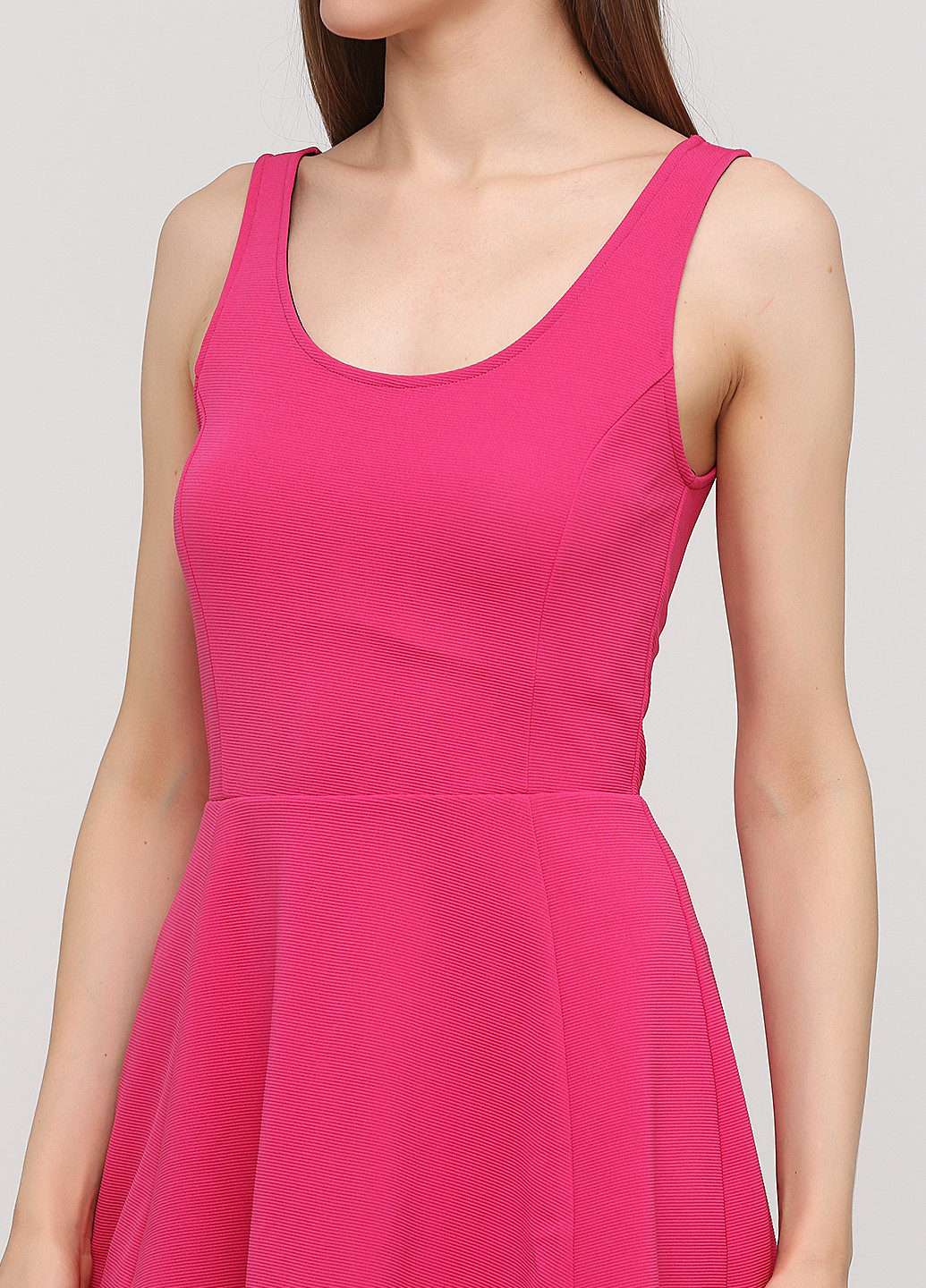 Фуксиновое (цвета Фуксия) кэжуал платье клеш H&M однотонное