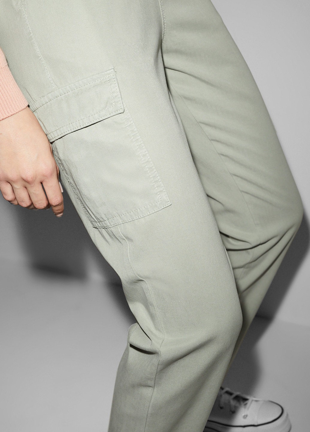Серо-зеленые кэжуал демисезонные карго, зауженные брюки C&A