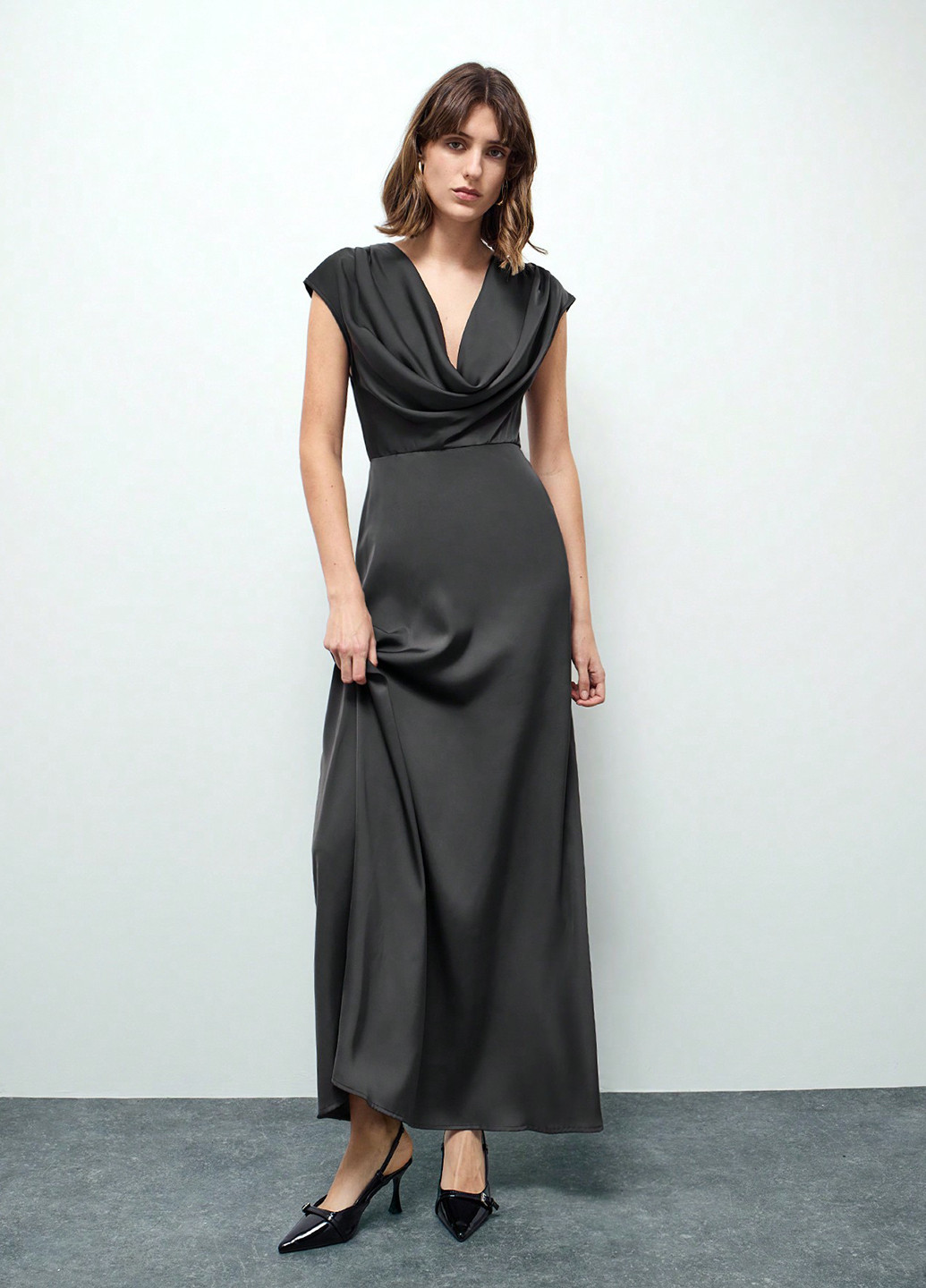 Темно-серое вечернее платье SHEIN однотонное