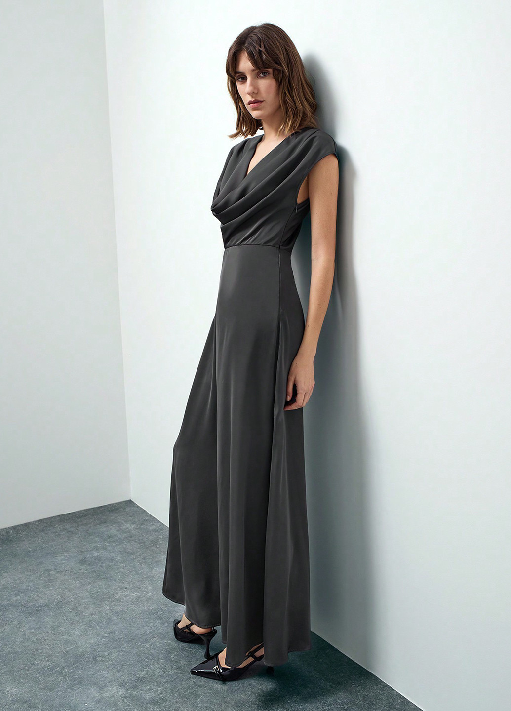 Темно-серое вечернее платье SHEIN однотонное