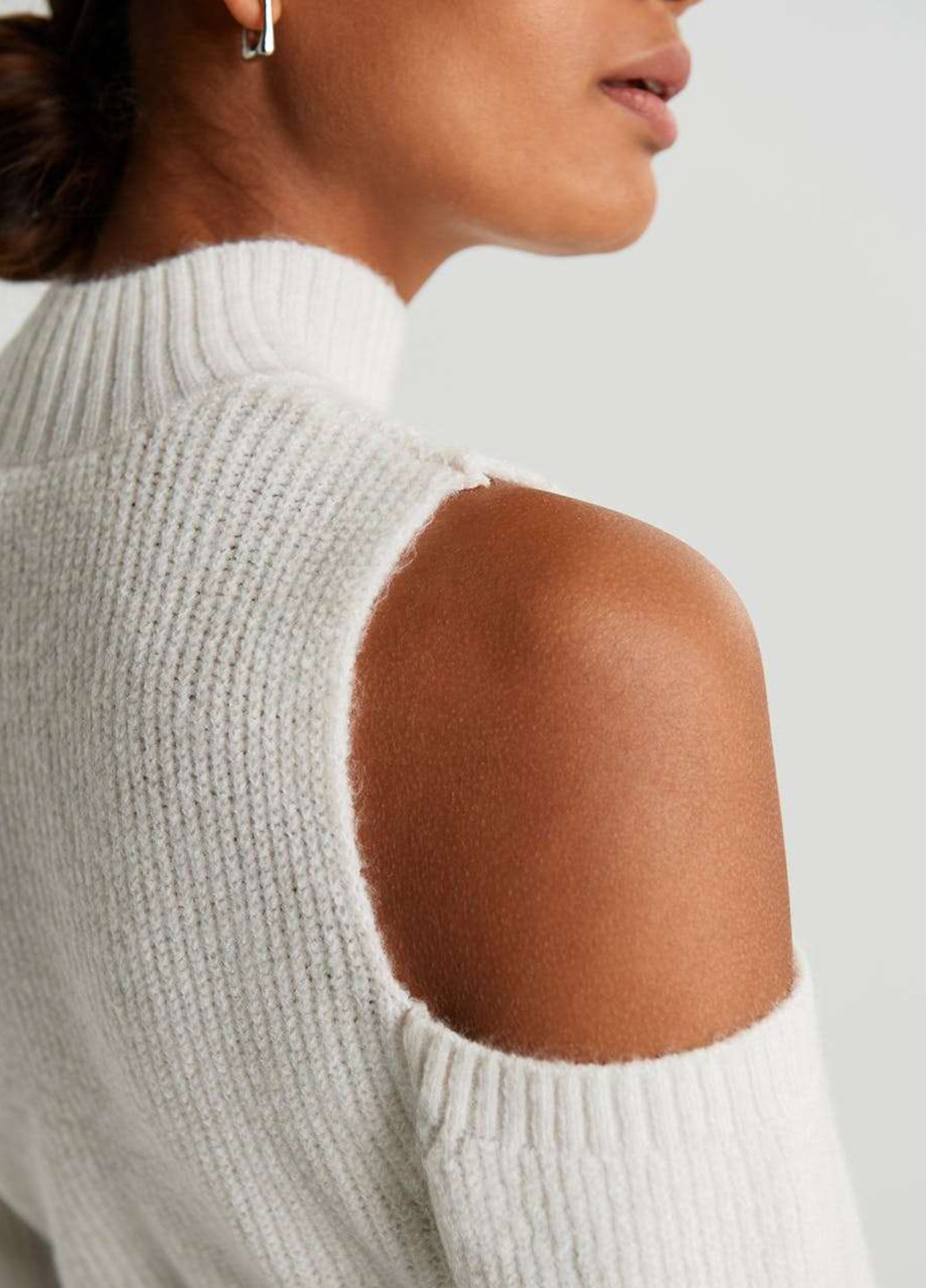 Белый демисезонный свитер Gina Tricot