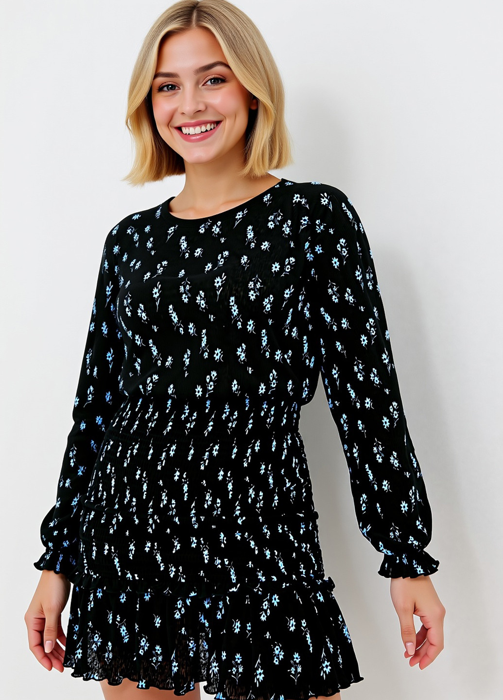 Чорна кежуал сукня кльош Sinsay з квітковим принтом