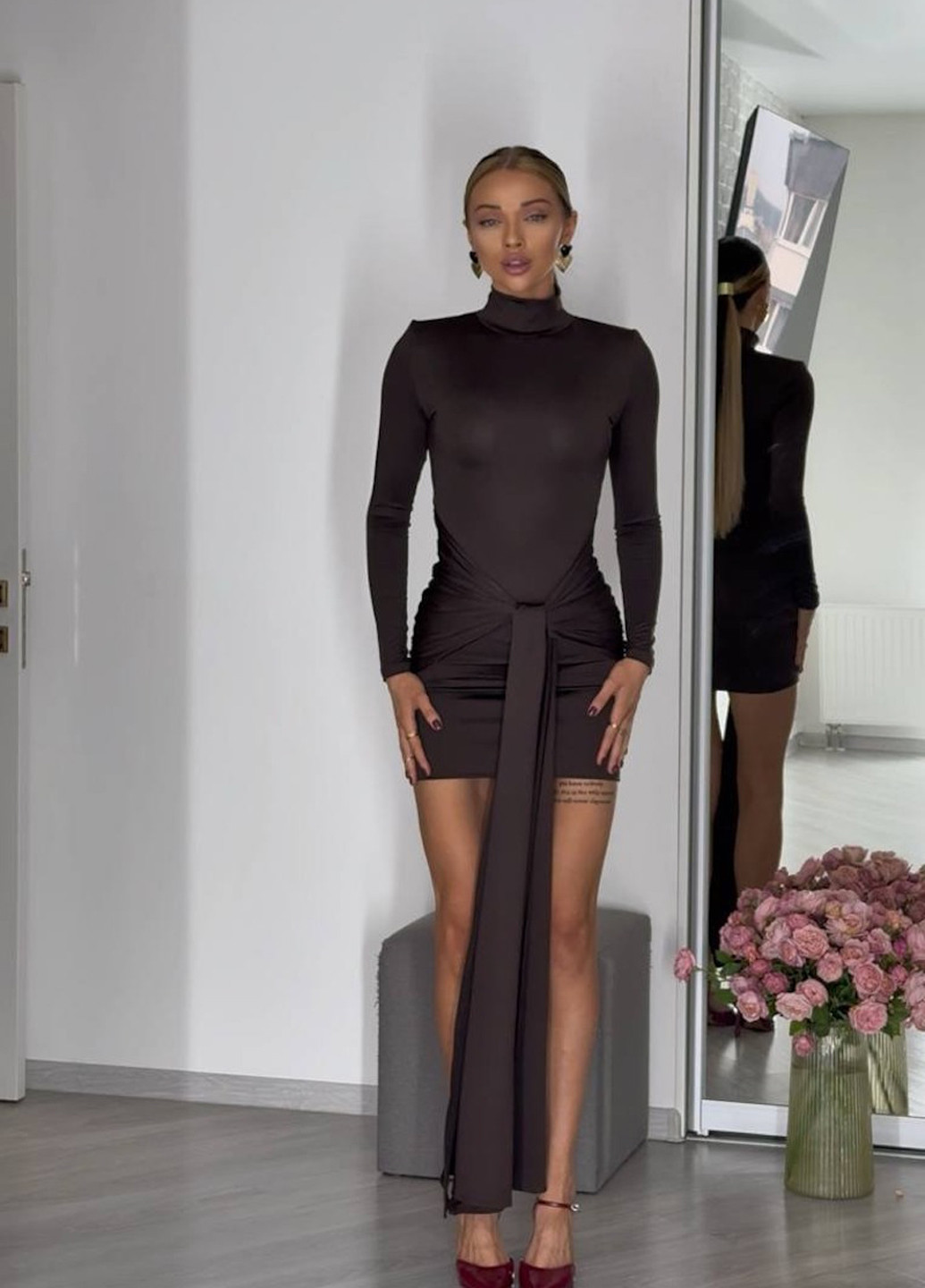 Коричнева вечірня сукня силуетна, зі шлейфом No Brand однотонна