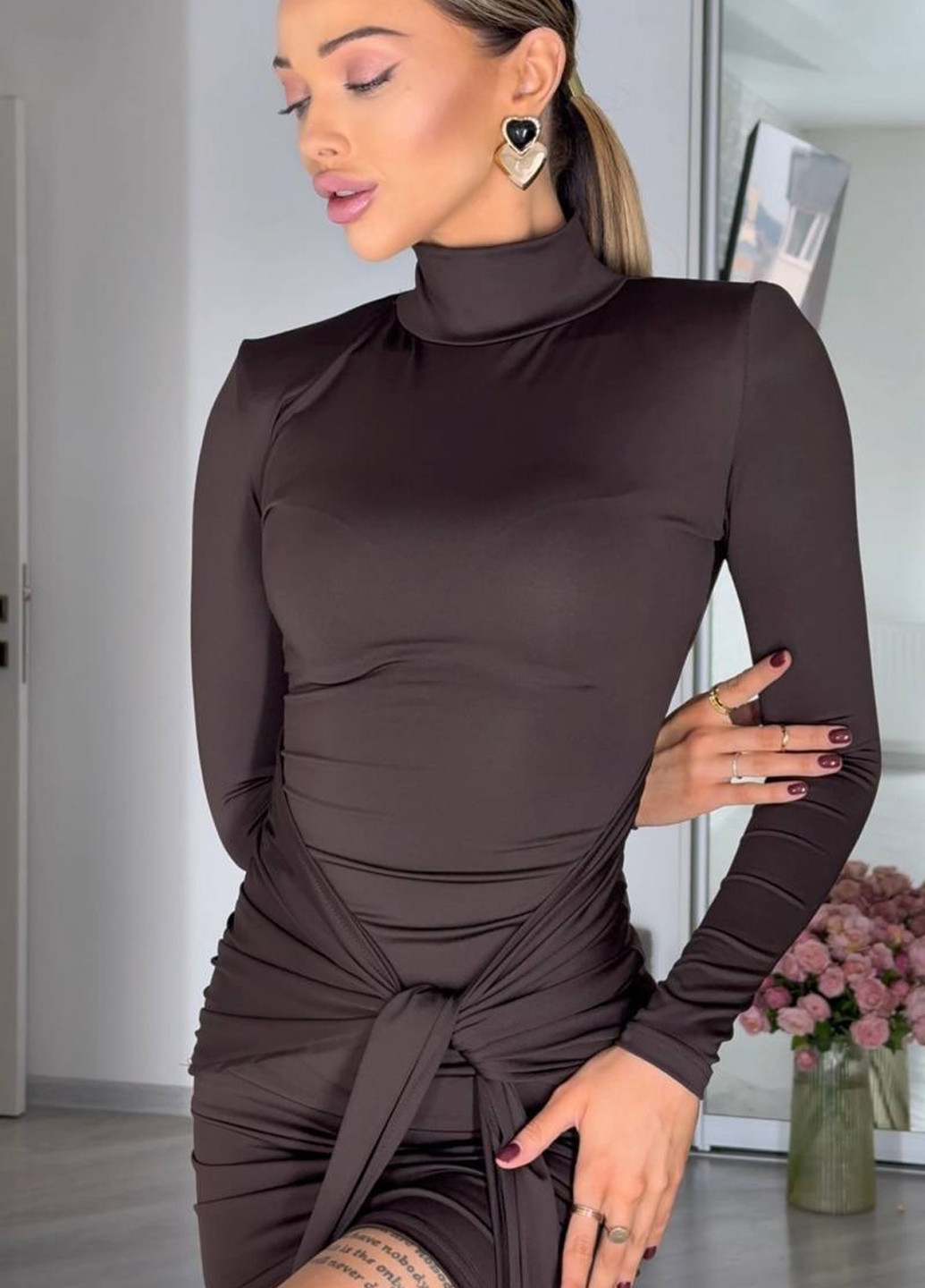 Коричнева вечірня сукня силуетна, зі шлейфом No Brand однотонна