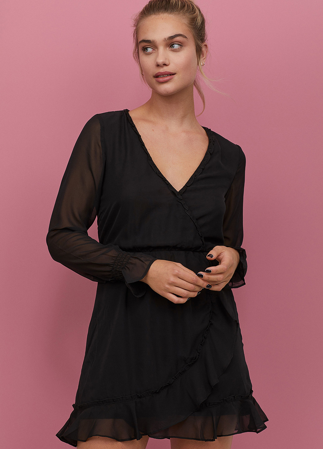 Черное кэжуал платье на запах H&M