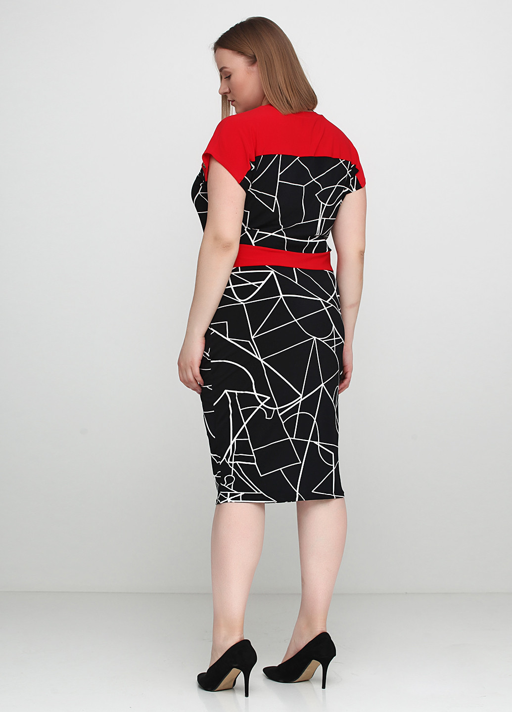Черное кэжуал платье Verda с абстрактным узором