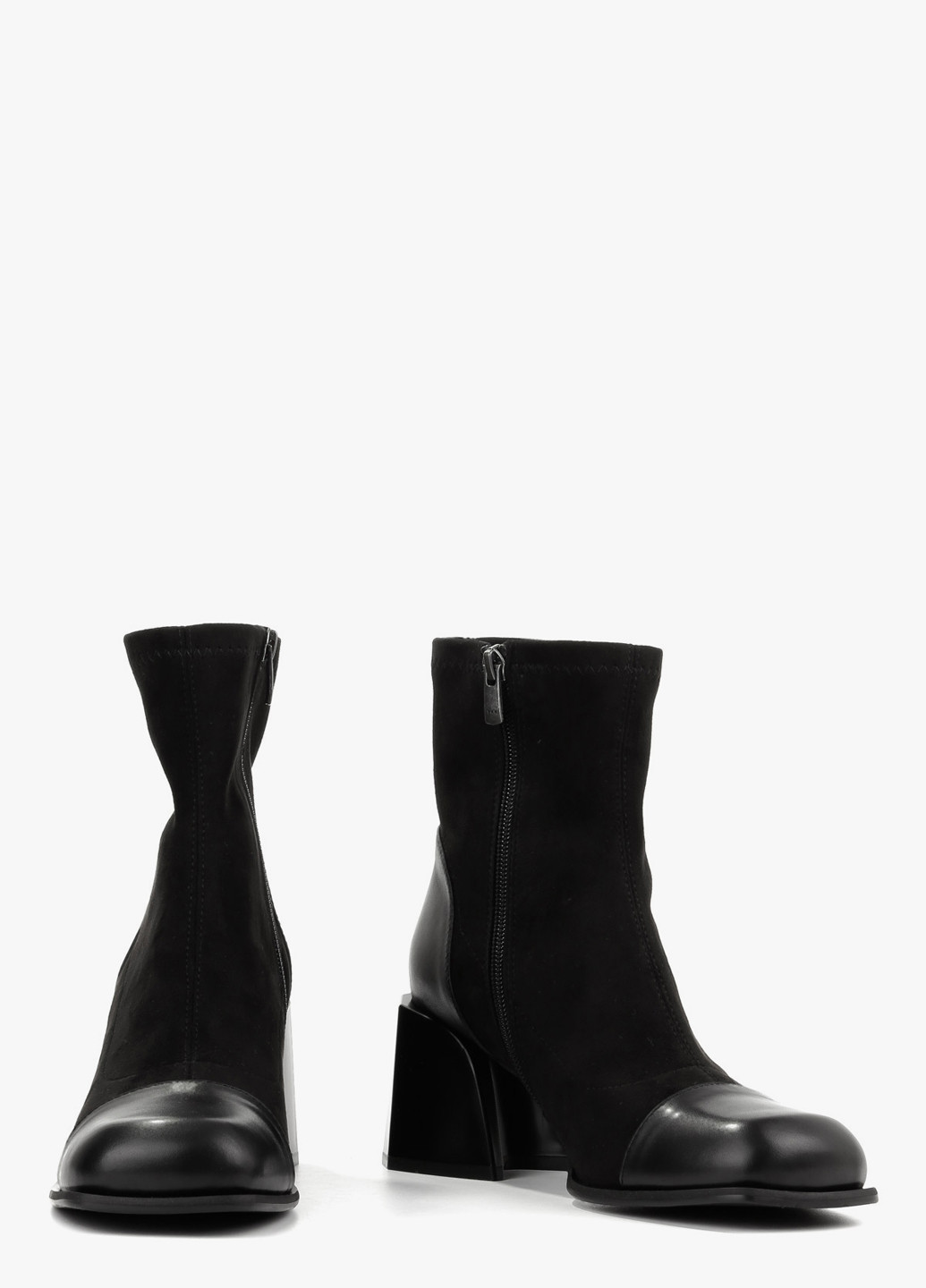 Осенние ботинки Le'BERDES без декора из натуральной замши