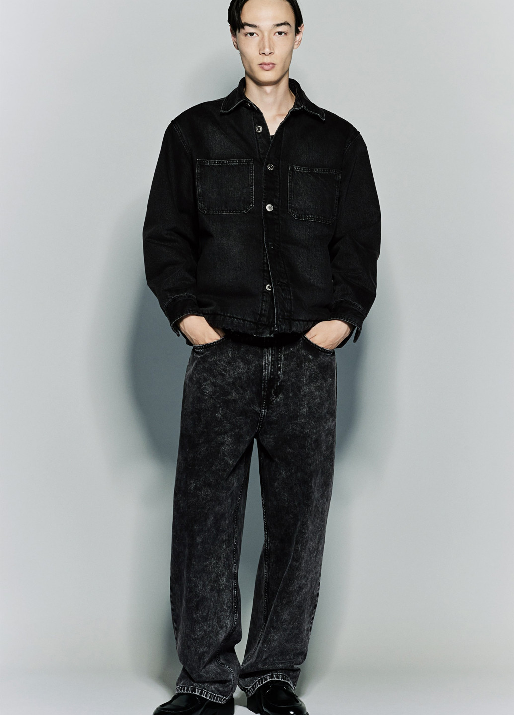 Черные демисезонные прямые джинсы H&M