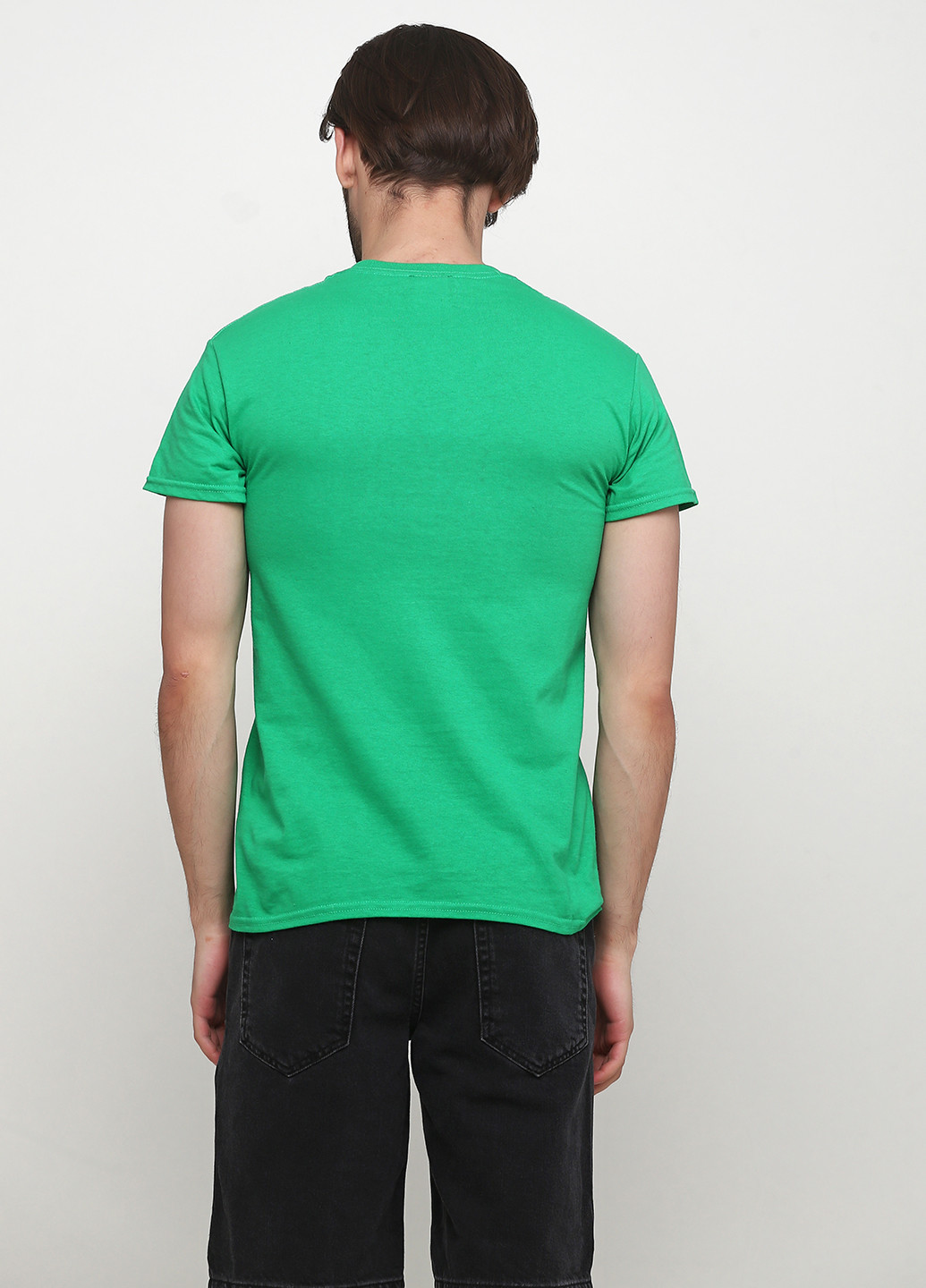 Зелена футболка Gildan
