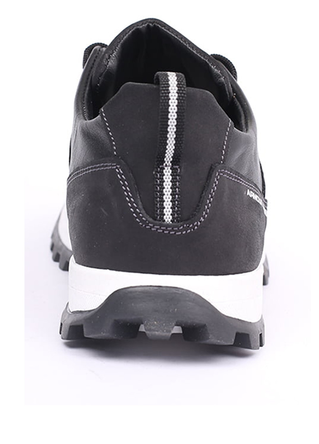 Черные демисезонные кроссовки Levons