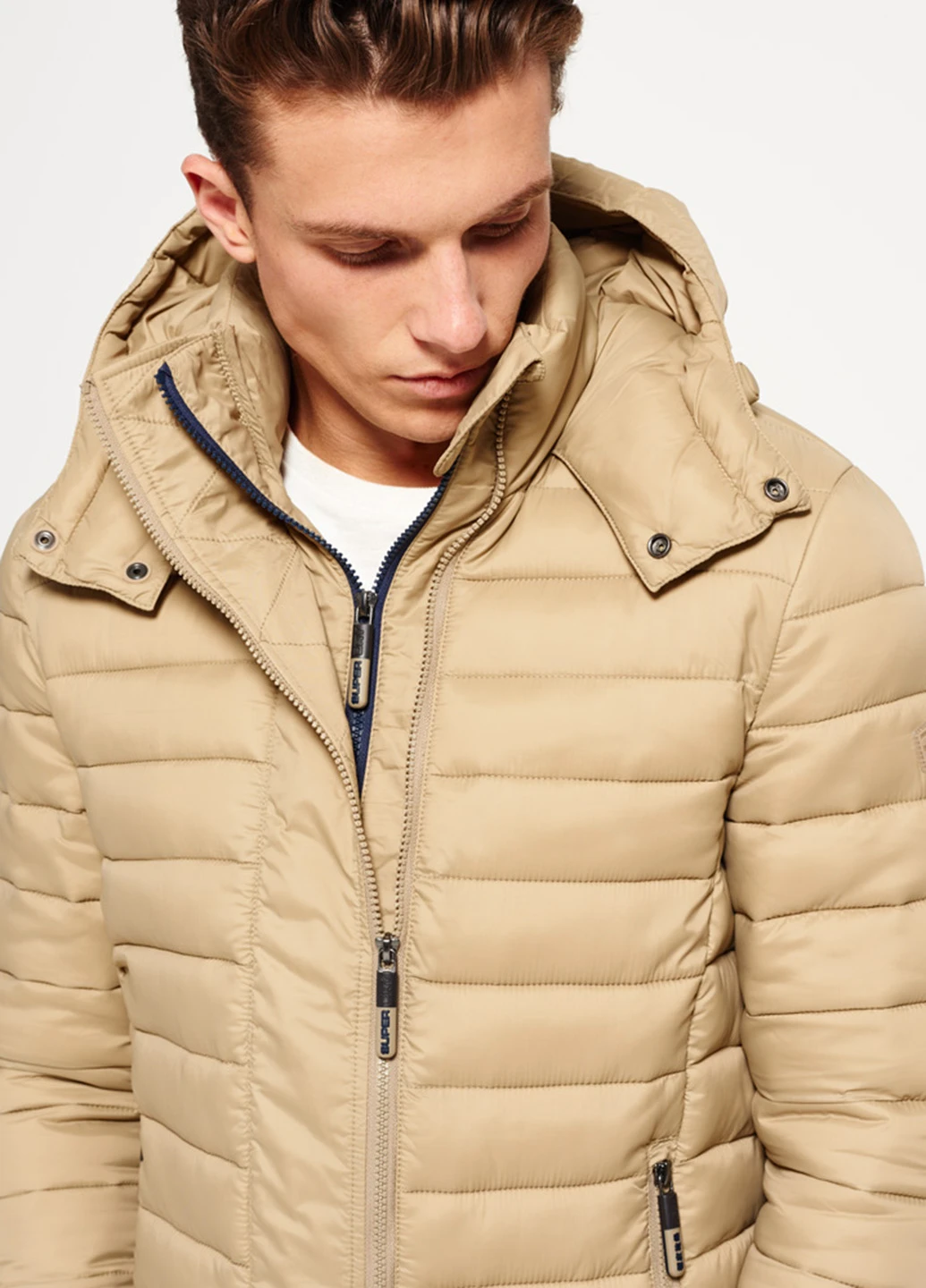 Песочная демисезонная куртка Superdry