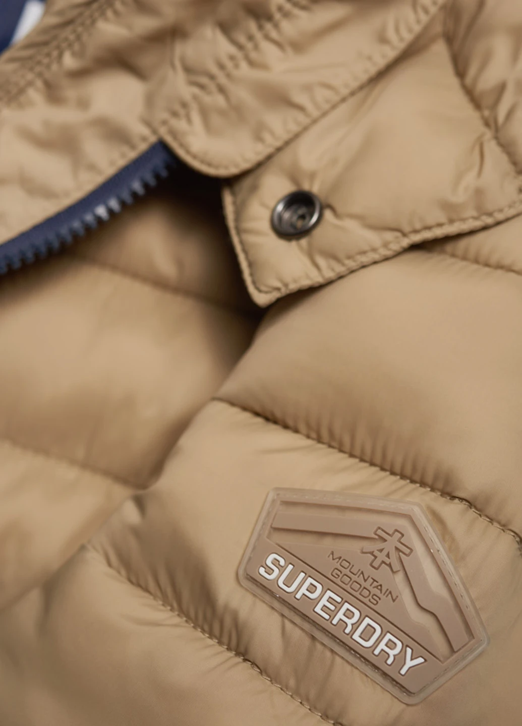 Песочная демисезонная куртка Superdry