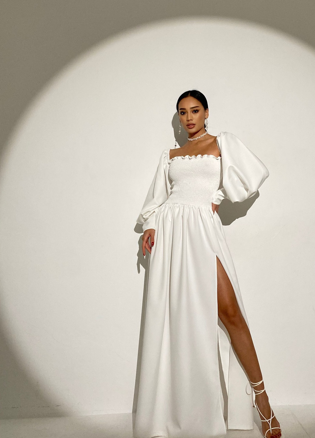 Білий вечірня шикарна сукня з відкритими плечима Jadone Fashion
