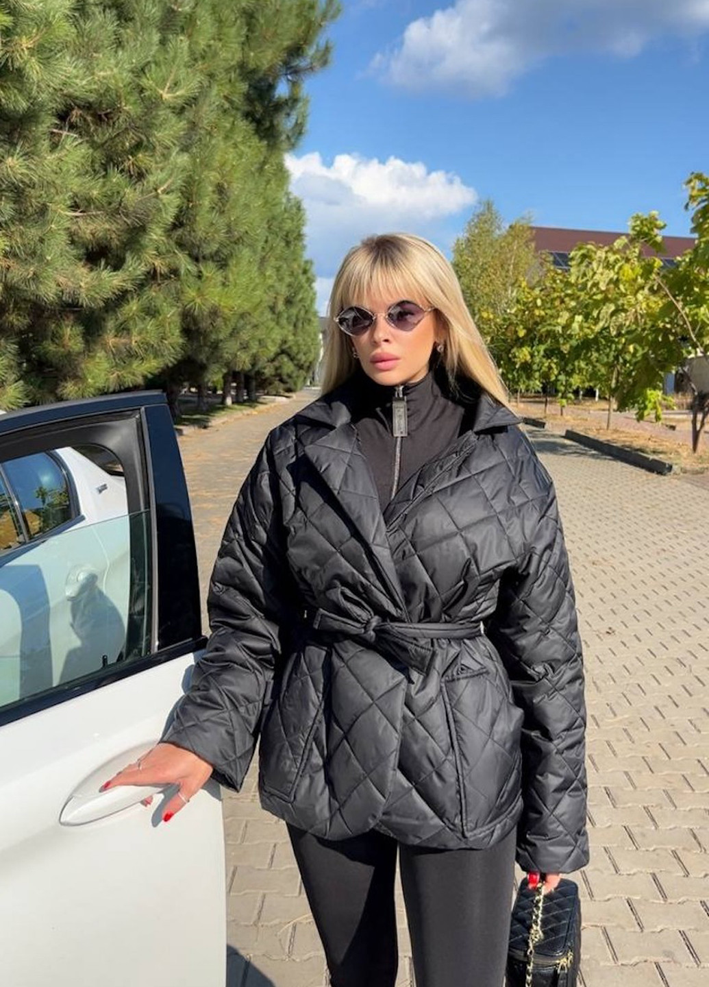 Черная демисезонная куртка No Brand