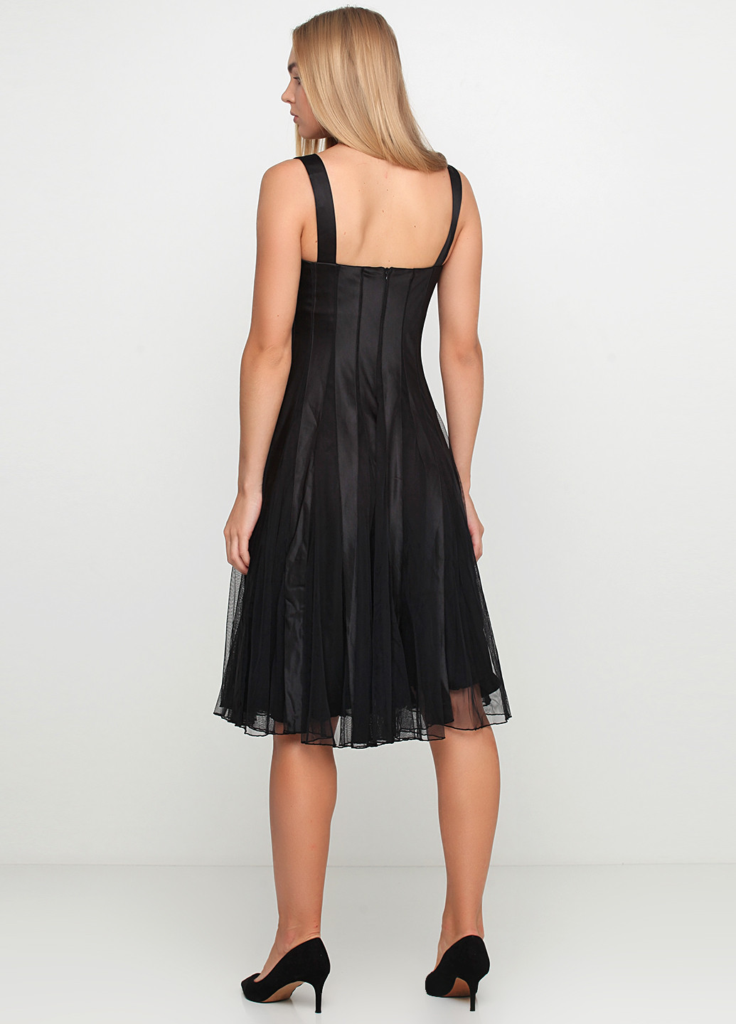 Черное кэжуал платье клеш Sara Kelly однотонное