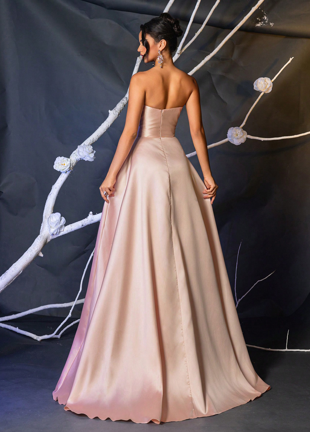 Світло-рожева вечірня сукня силуетна, з спідницею-сонце, з відкритими плечима, з відкритою спиною SHEIN однотонна