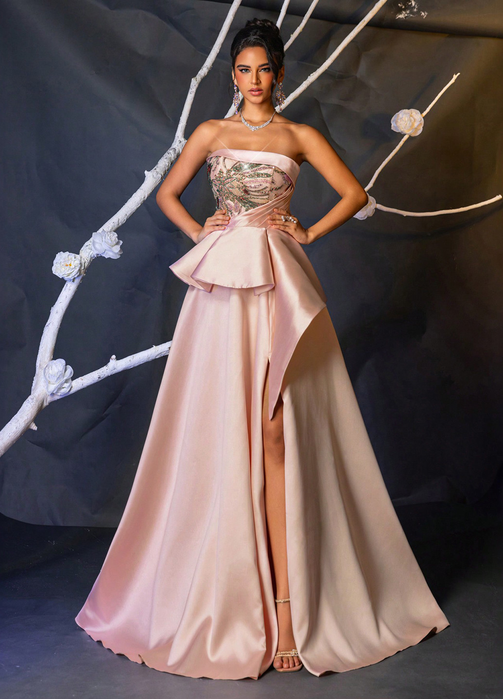 Світло-рожева вечірня сукня силуетна, з спідницею-сонце, з відкритими плечима, з відкритою спиною SHEIN однотонна