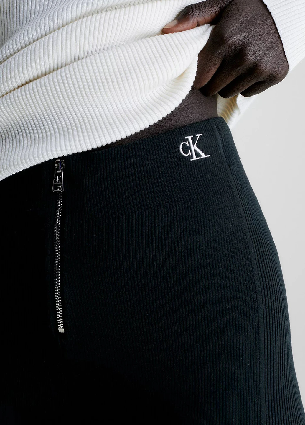Черные демисезонные леггинсы Calvin Klein Jeans