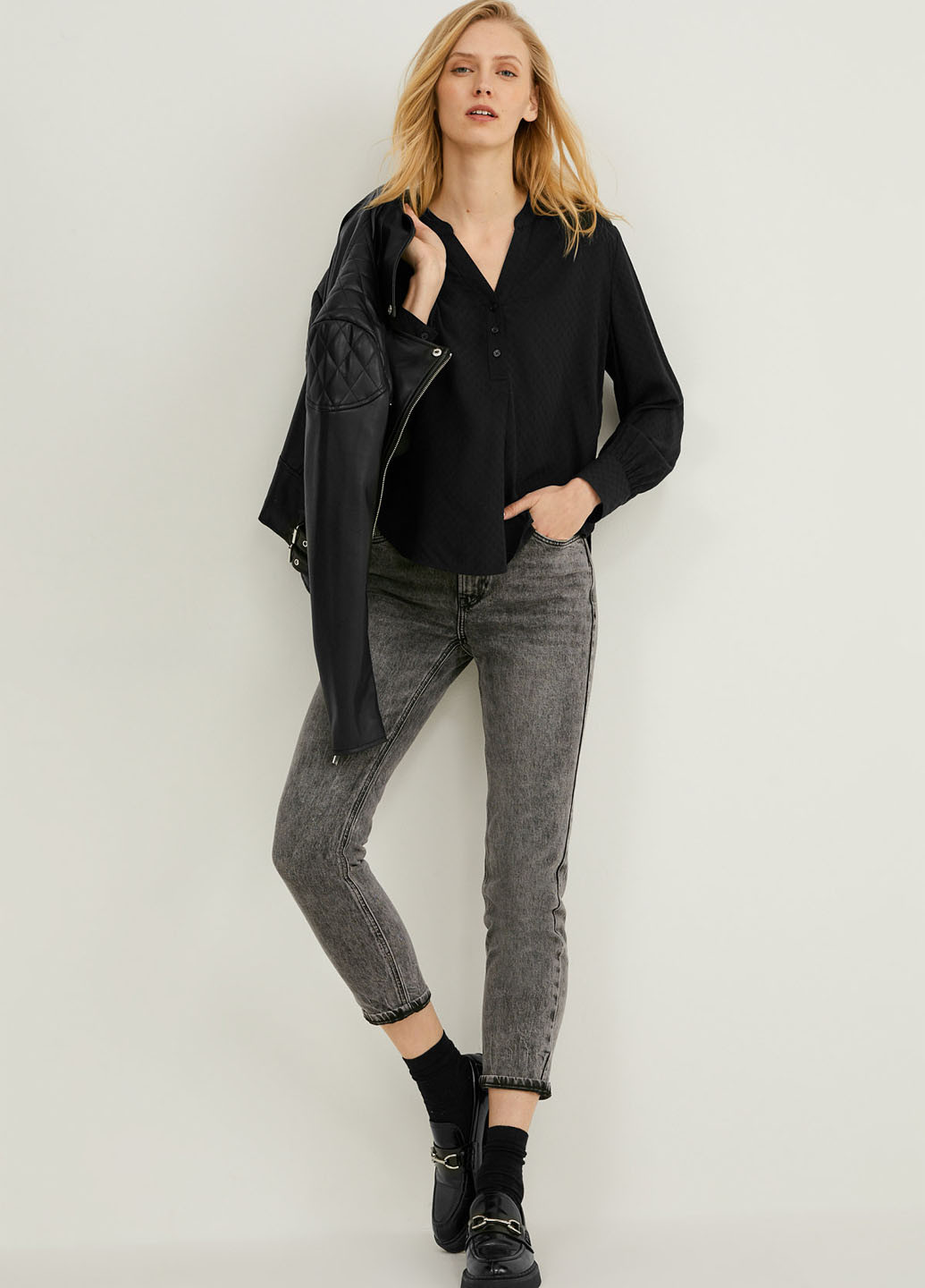 Чорна блуза C&A