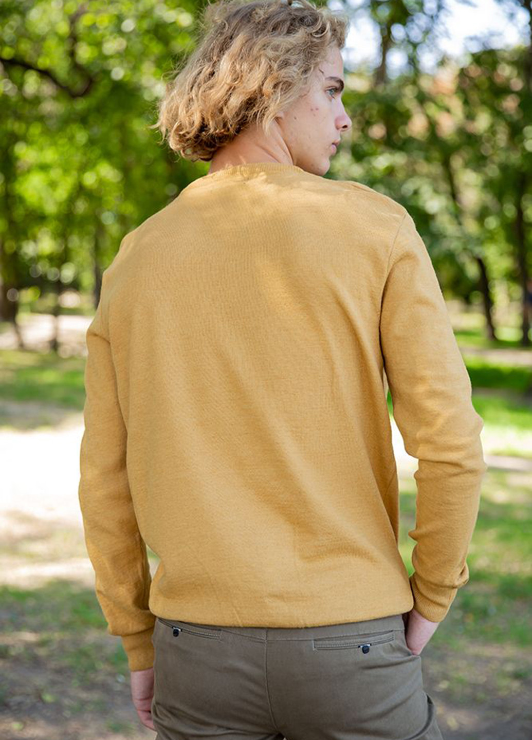Горчичный демисезонный свитерп пуловер Ager
