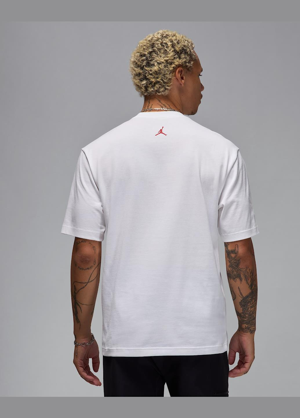 Белая футболка hj2326-100 Jordan M J BRND BR SNKR PCH SS CRW