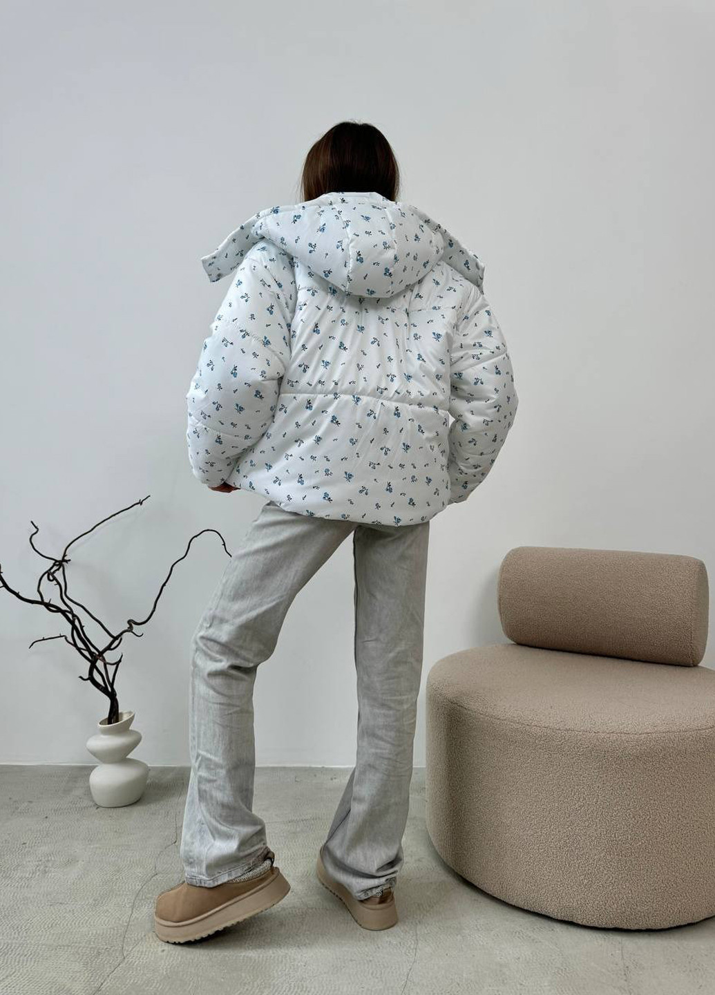 Белая демисезонная куртка No Brand