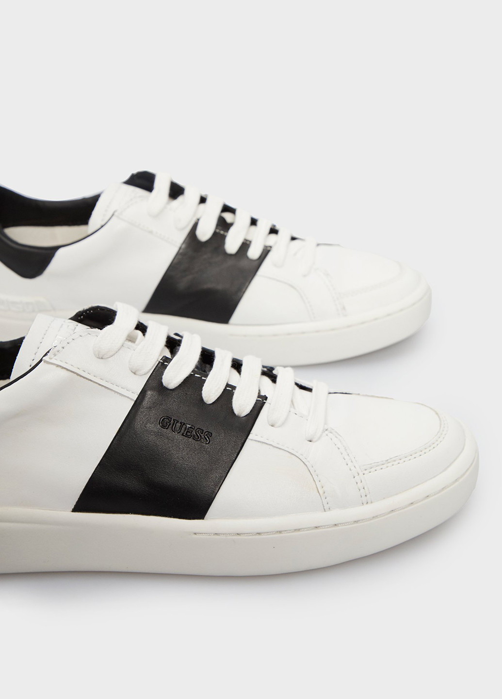 Білі кеди Guess