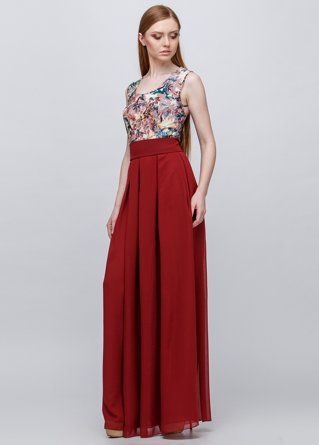 Темно-красное кэжуал платье клеш Adelin Fostayn с цветочным принтом