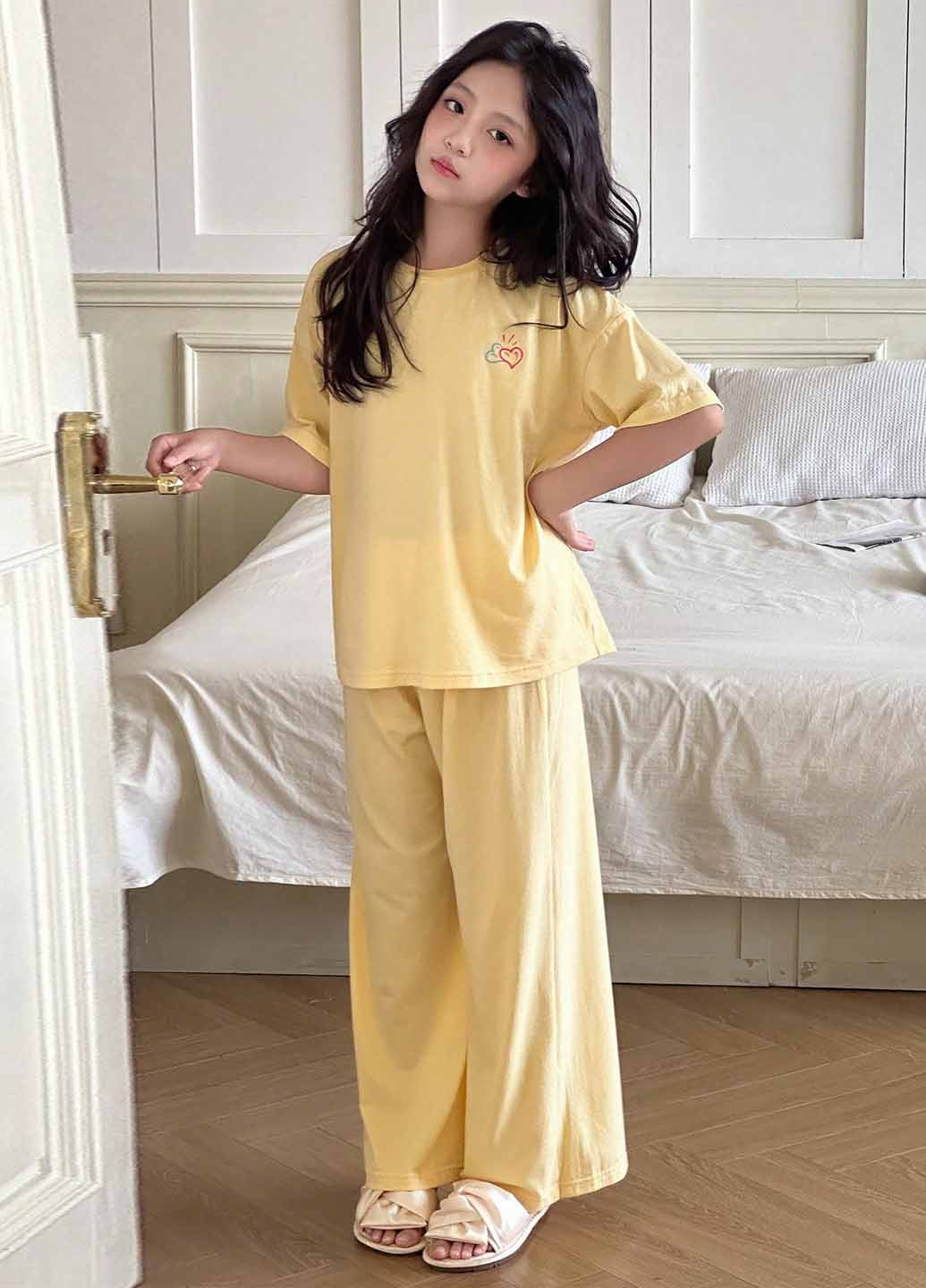 Жовта всесезон піжама (футболка, брюки) футболка + штани SHEIN