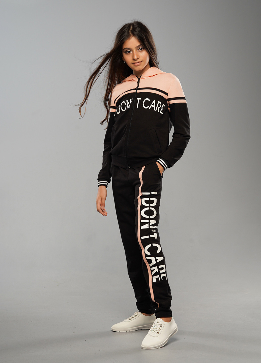 Пудровий спортивний костюм демісезонний з написами Sinthia (192445469)